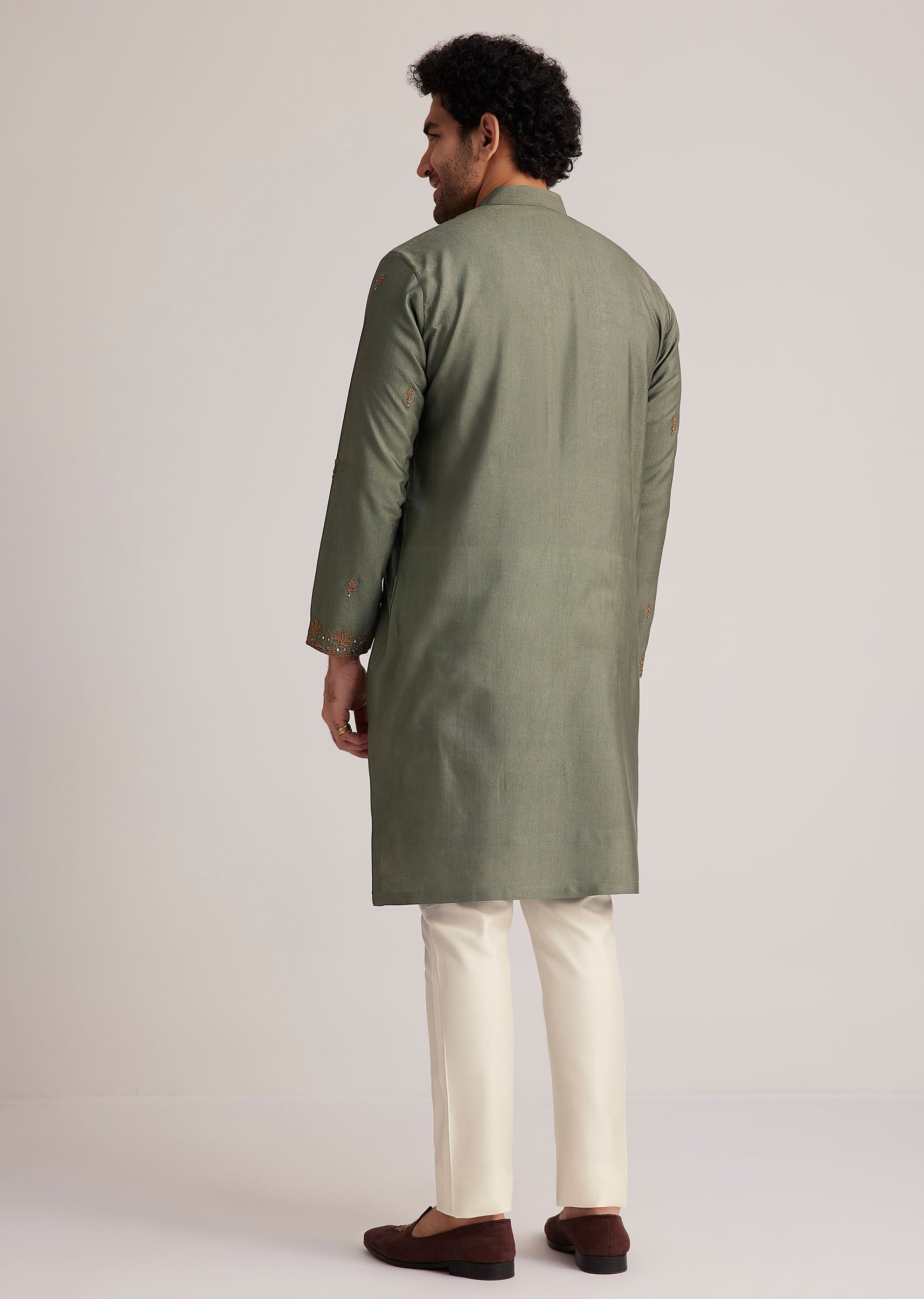 green_embroidered_kurta_set-sg233804_7_86978984-8d36-40cd-93b0-90e075b11720.jpg