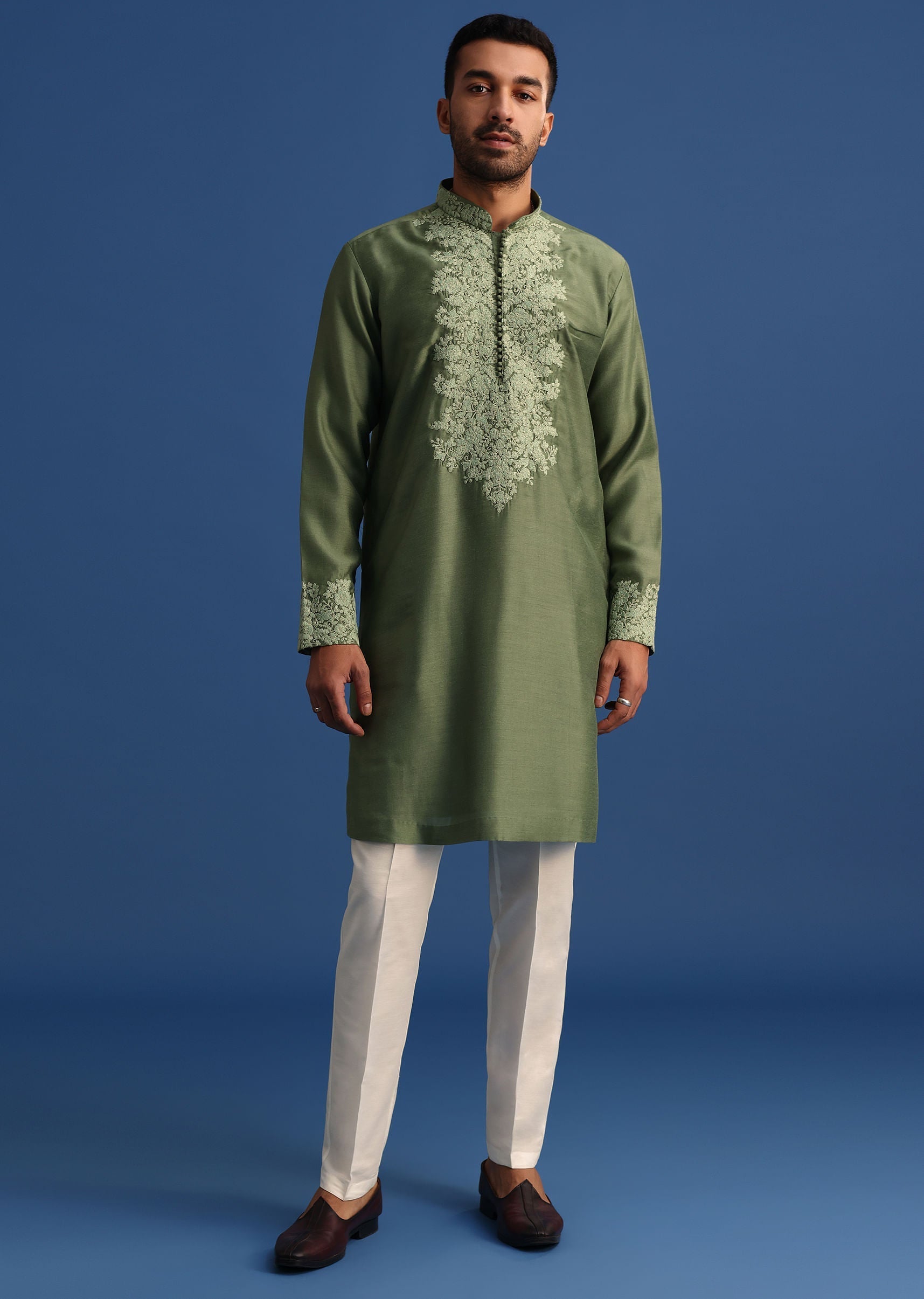 green_floral_embroidered_kurta_set_with_resham-sg246312_6_06b9d13f-3cef-4a30-bc93-b05b61a7fc4c.jpg