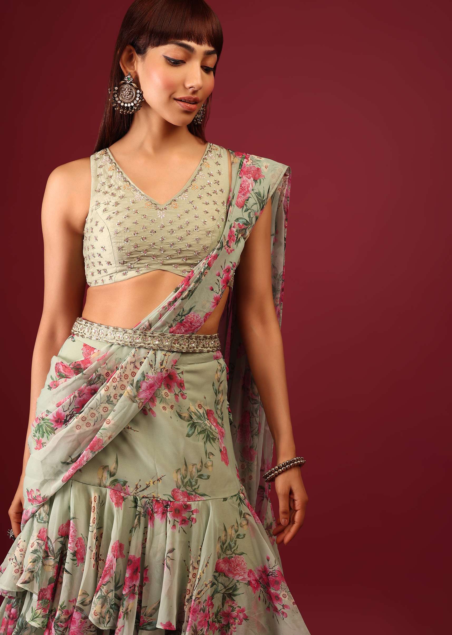 green_floral_print_pleated_saree_in_layered-sg104027_6_c905e43a-9cd4-42f2-a118-e8c29934e829.jpg