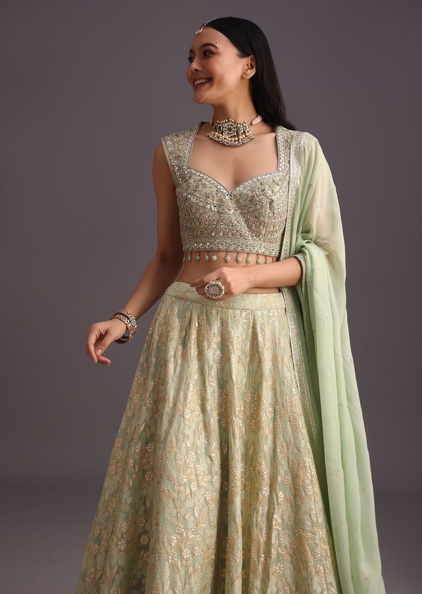green_hand_work_choli_and_banarasi_weave_lehenga-sg266419_7_3348b197-8779-482b-bcb7-c13199cdb355.jpg