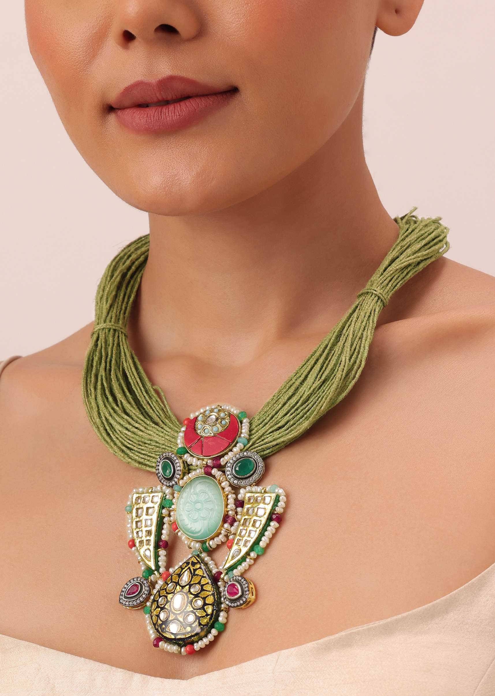 green_jute_pendant_necklace_with_studded_stones-sg202673_3_1639dfe5-0687-4a67-b9f2-cb751bc571e4.jpg