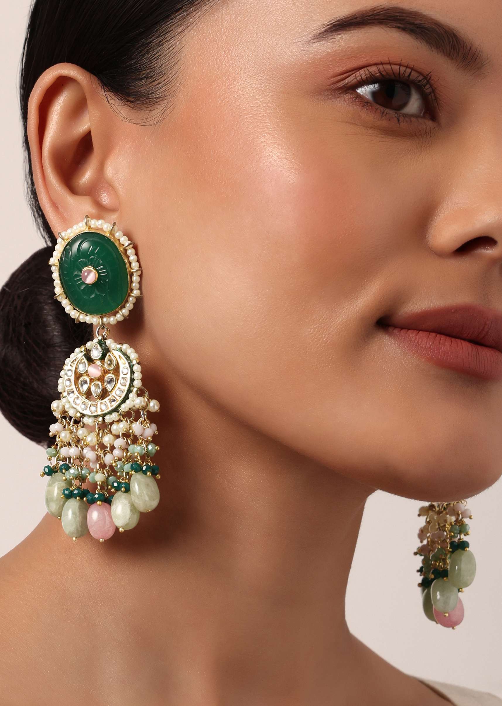 green_kundan_choker_set_with_carved_stones_and_pink_beads-sg196481_8_32faacac-781b-4109-b71a-b652edb08002.jpg