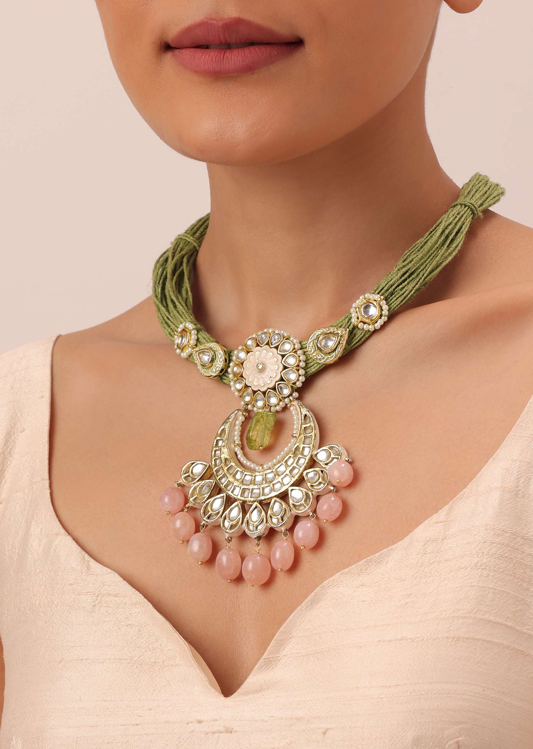 green_kundan_pendant_necklace_set_with_pink_bead_drops_and_c-sg183741_7_13b85fe4-84f7-40c7-a2ac-8c6a09f2f650.jpg