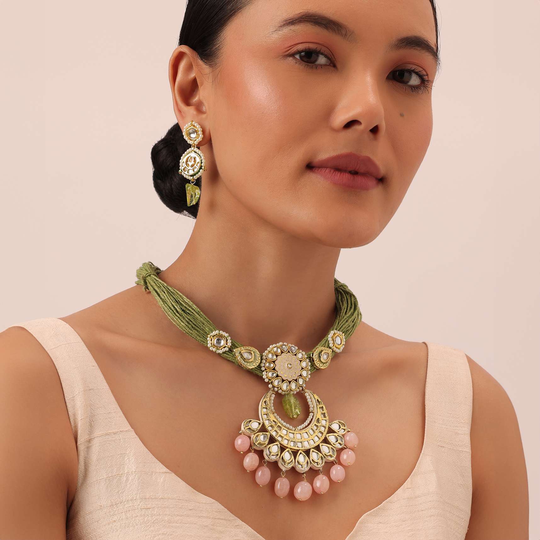 green_kundan_pendant_necklace_set_with_pink_bead_drops_and_c-sg183741_9_01b77f68-dfa5-409d-ba66-d48ec3a4de21.jpg