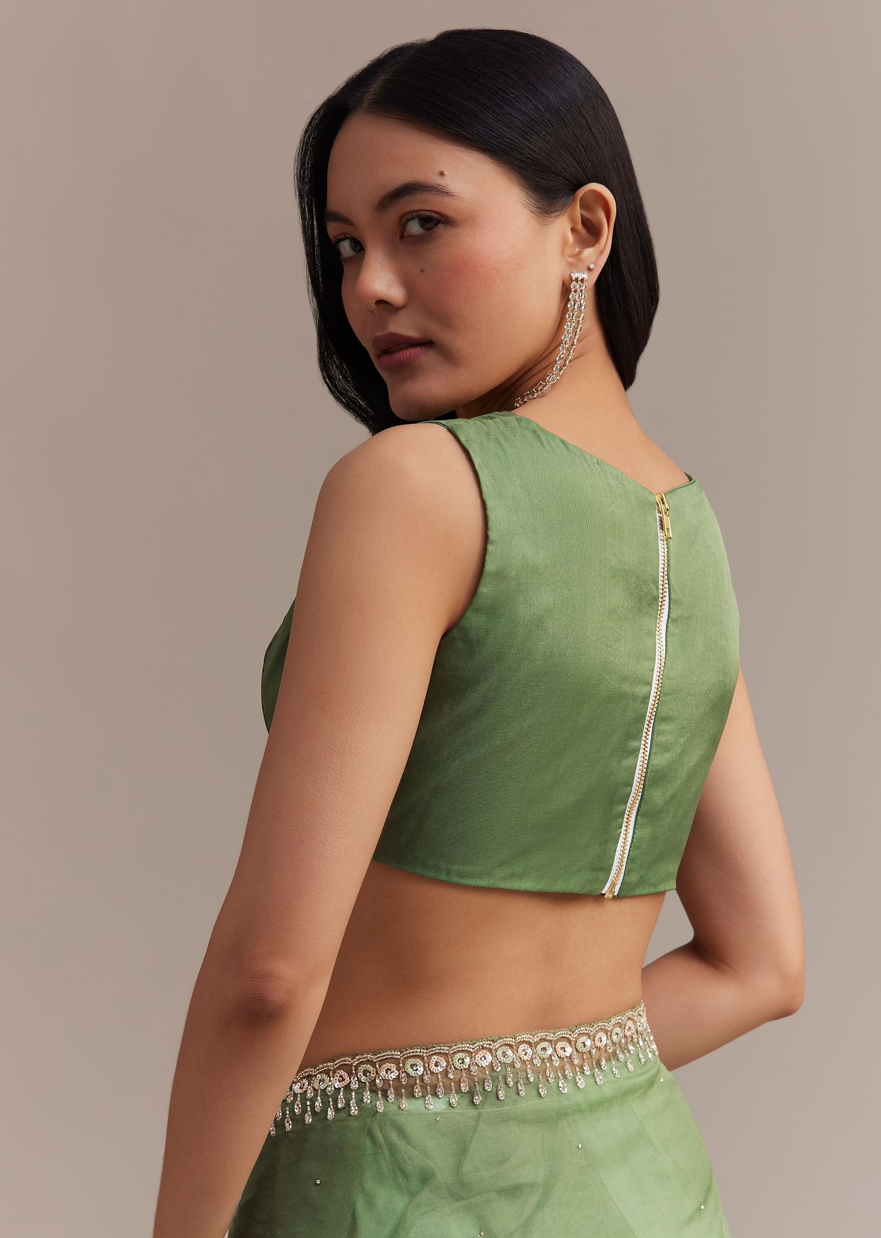 green_organza_saree_with_sequins_and_cutdana_embellished_border-sg276502_10_2944a1f2-da54-42b8-9d27-8664c67312a6.jpg