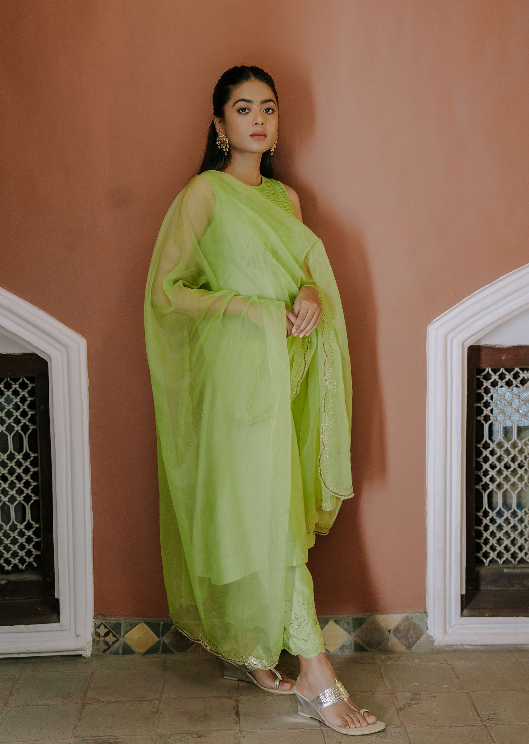 green_pintuck_anarkali_set_with_organza_dupatta-sg175587_f28fa327-be65-46ae-b2ba-0977c13f22dd.jpg