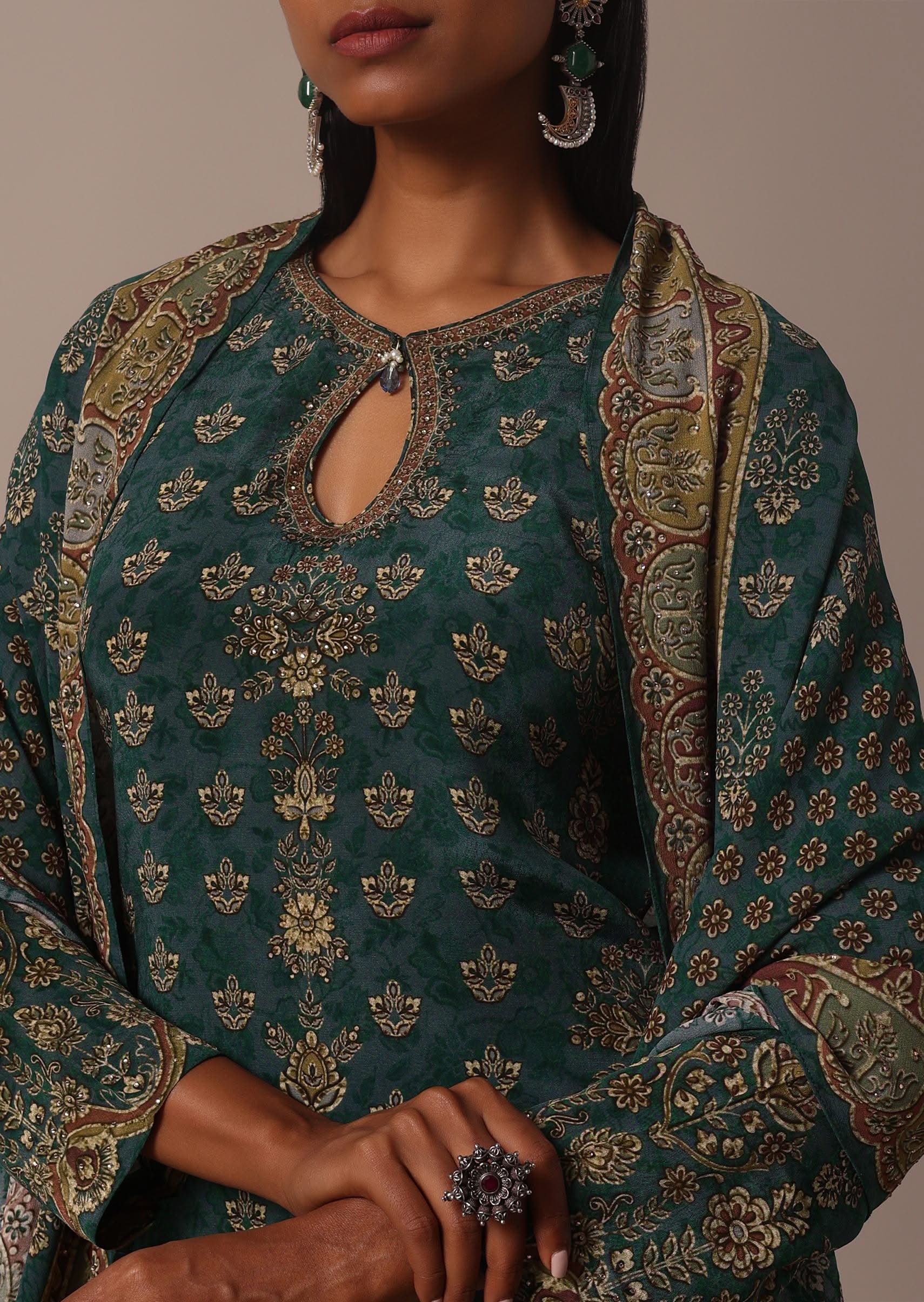 green_printed_crepe_with_stone_work_kurta_palazzo-sg218508_4_7689f6a5-350a-4b23-ae96-99e99fe62c37.jpg