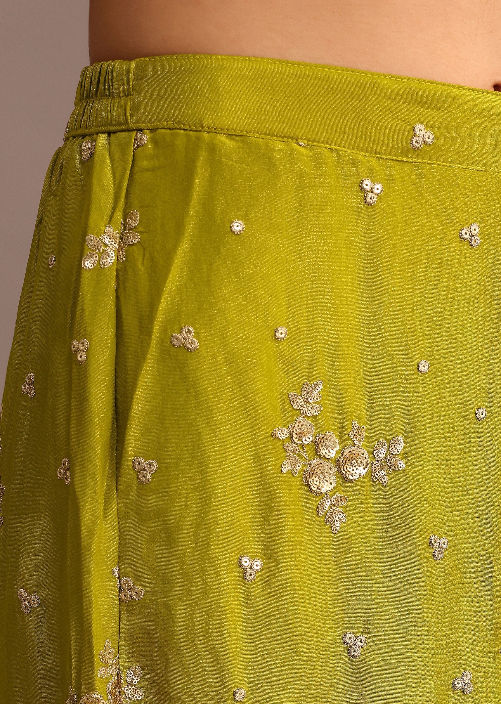 green_sequins_kurti_sharara_with_chanderi_banarasi_dupatta-sg271379_2_7e095a00-f1dc-43df-bbcb-e66e889da217.jpg