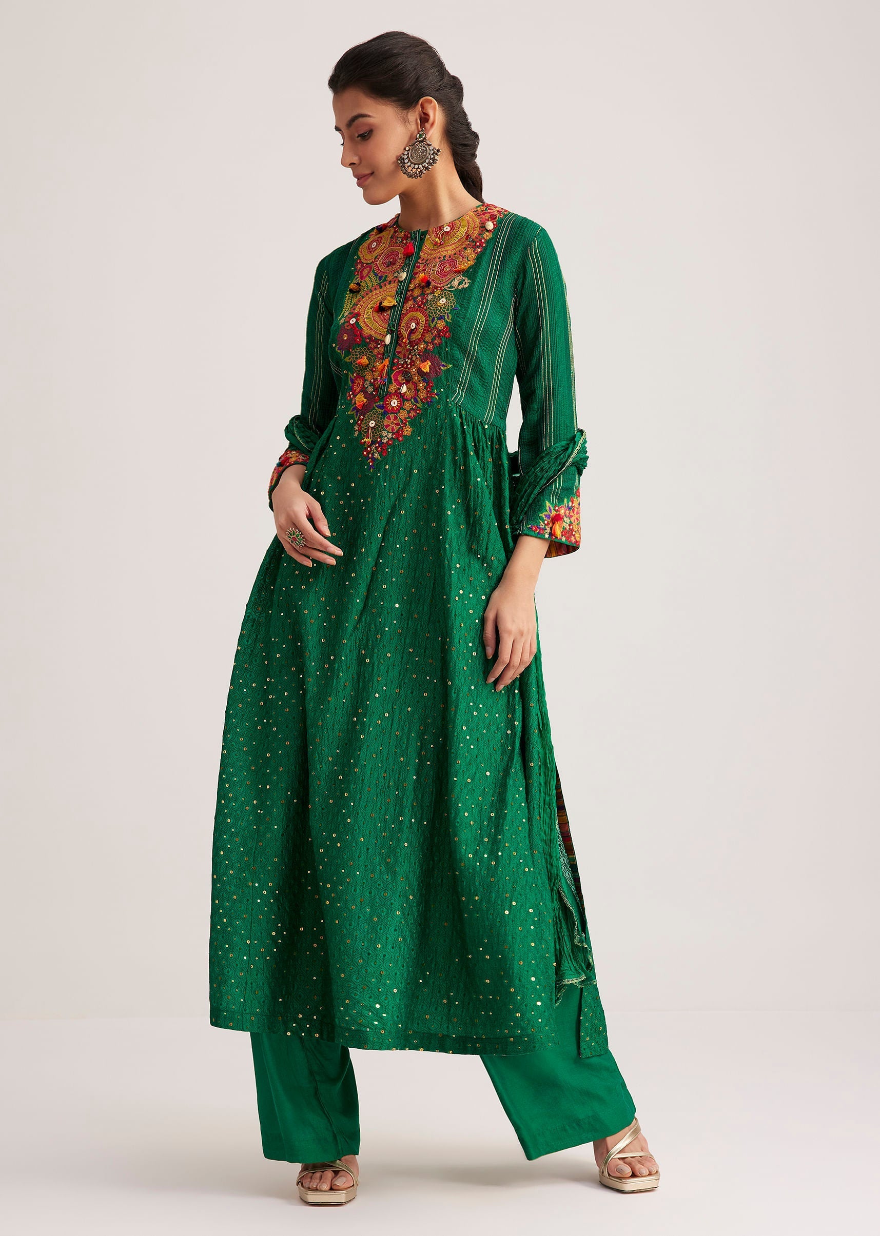 green_silk_kurta_set_with_resham_embroidery_and-sg291911_12_a12b368d-cddb-4cff-b164-f1a7e977a46f.jpg