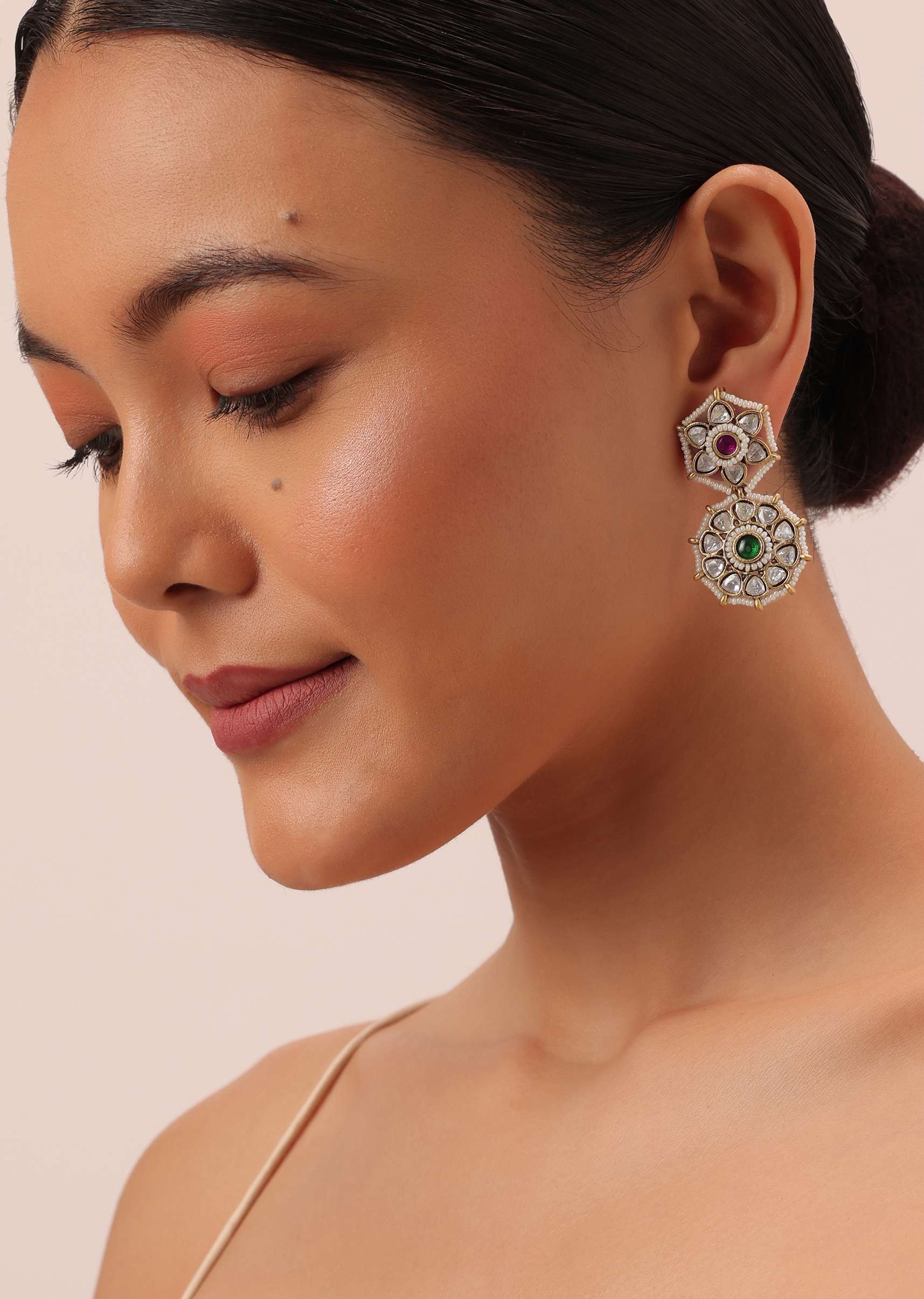 green_temple_choker_set_with_floral_motifs_and_meenakari_detail-sg202681_9_48c20f4f-4384-4bf8-b484-11d7accc0afd.jpg