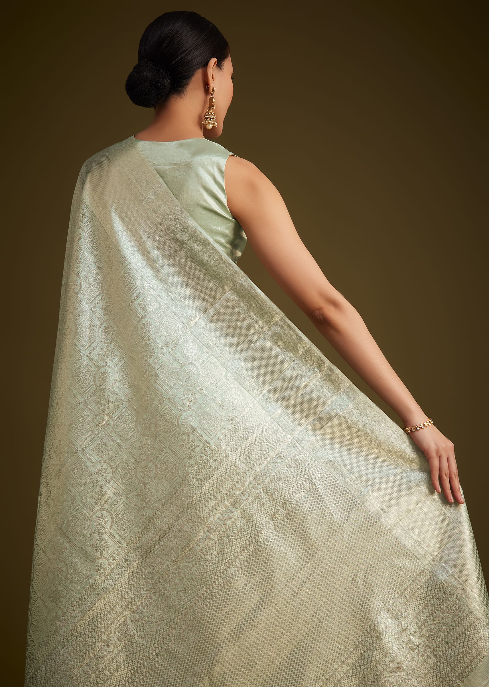 greenish_silver_kanjivaram_silk_saree-sg292255_3_a784781d-e82c-4a74-9e5c-67a87d10e714.jpg