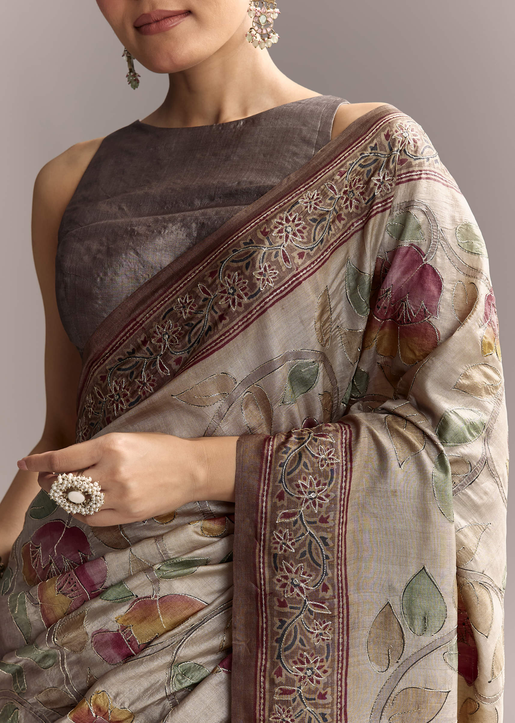 grey-cotton-hand-painted-saree-with-contrast-border-sg319346-2.jpg