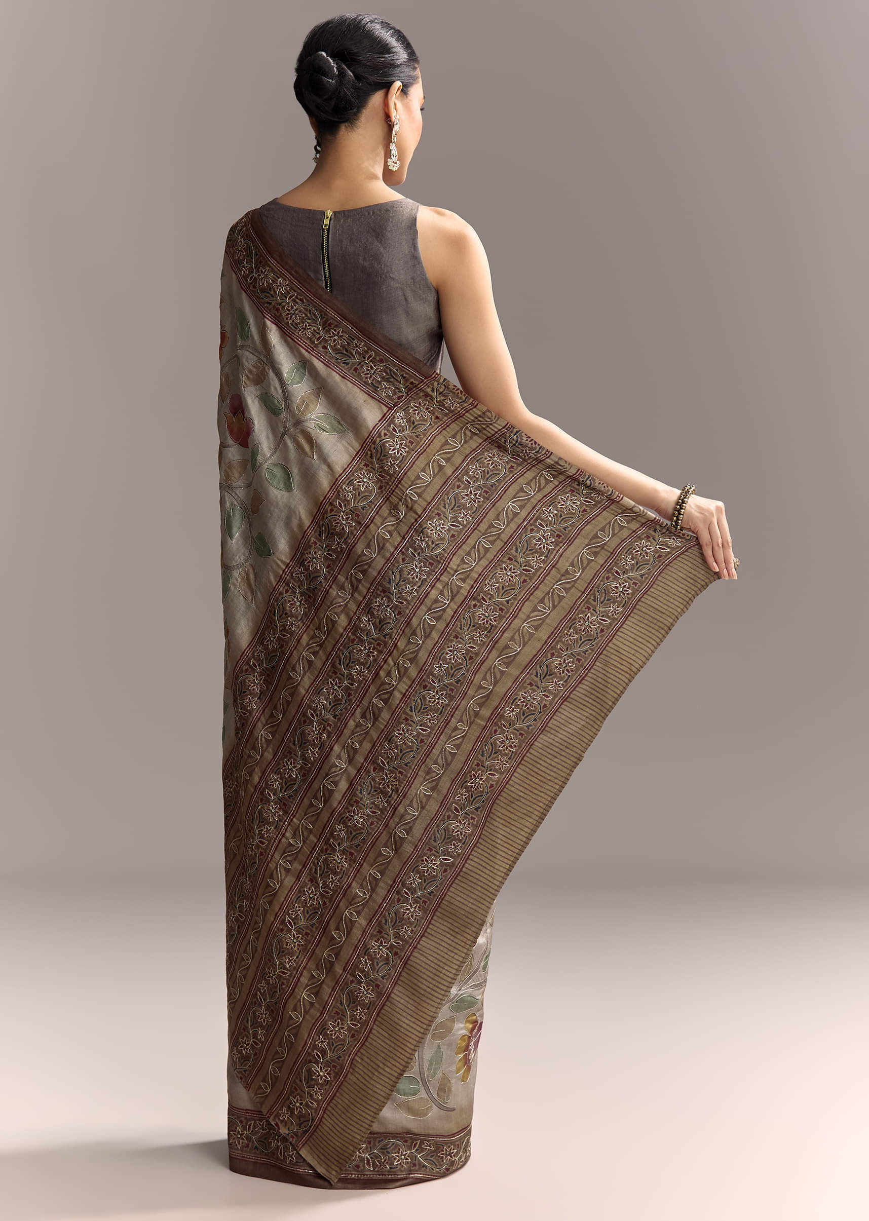 grey-cotton-hand-painted-saree-with-contrast-border-sg319346-4.jpg