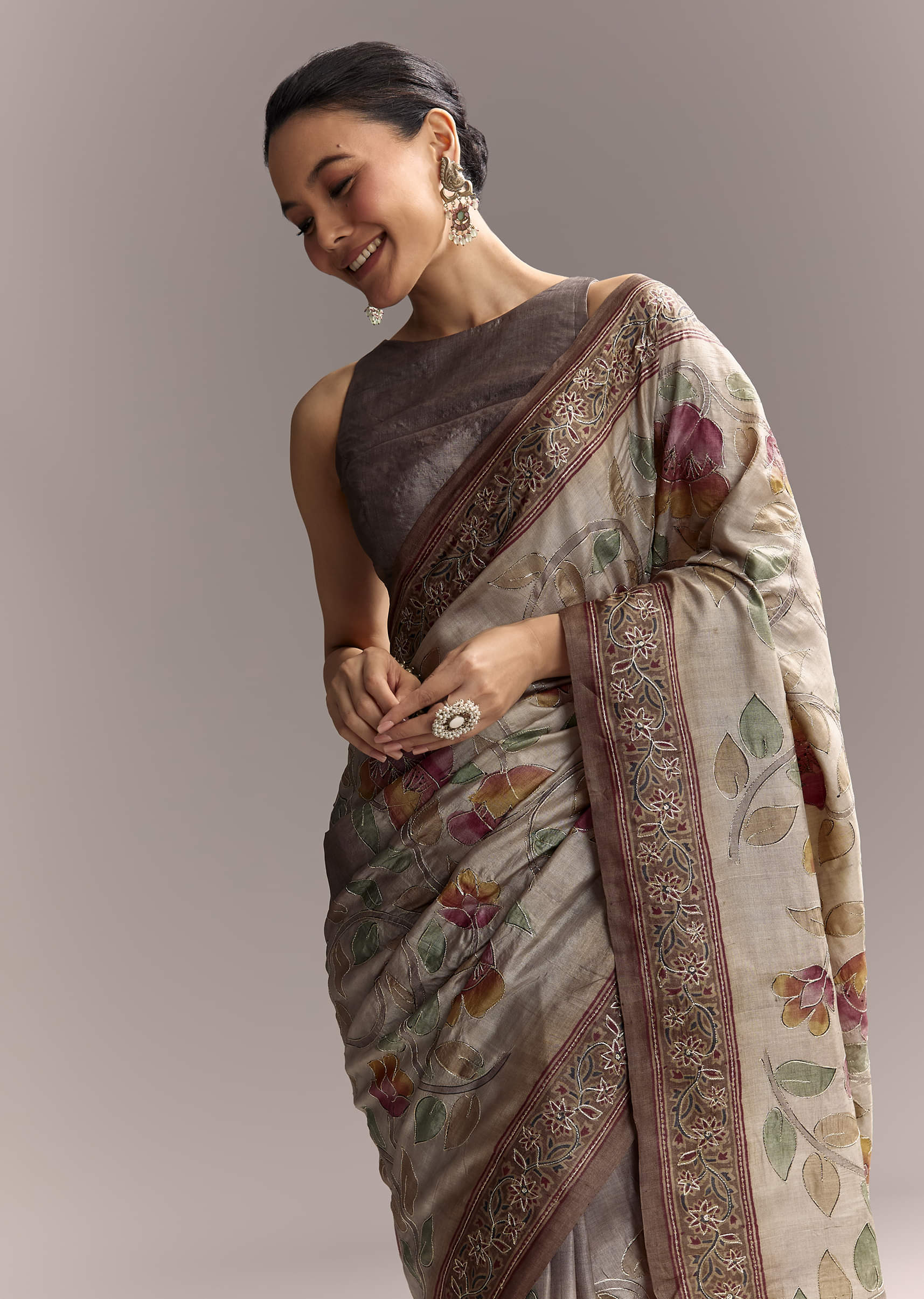 grey-cotton-hand-painted-saree-with-contrast-border-sg319346-5.jpg