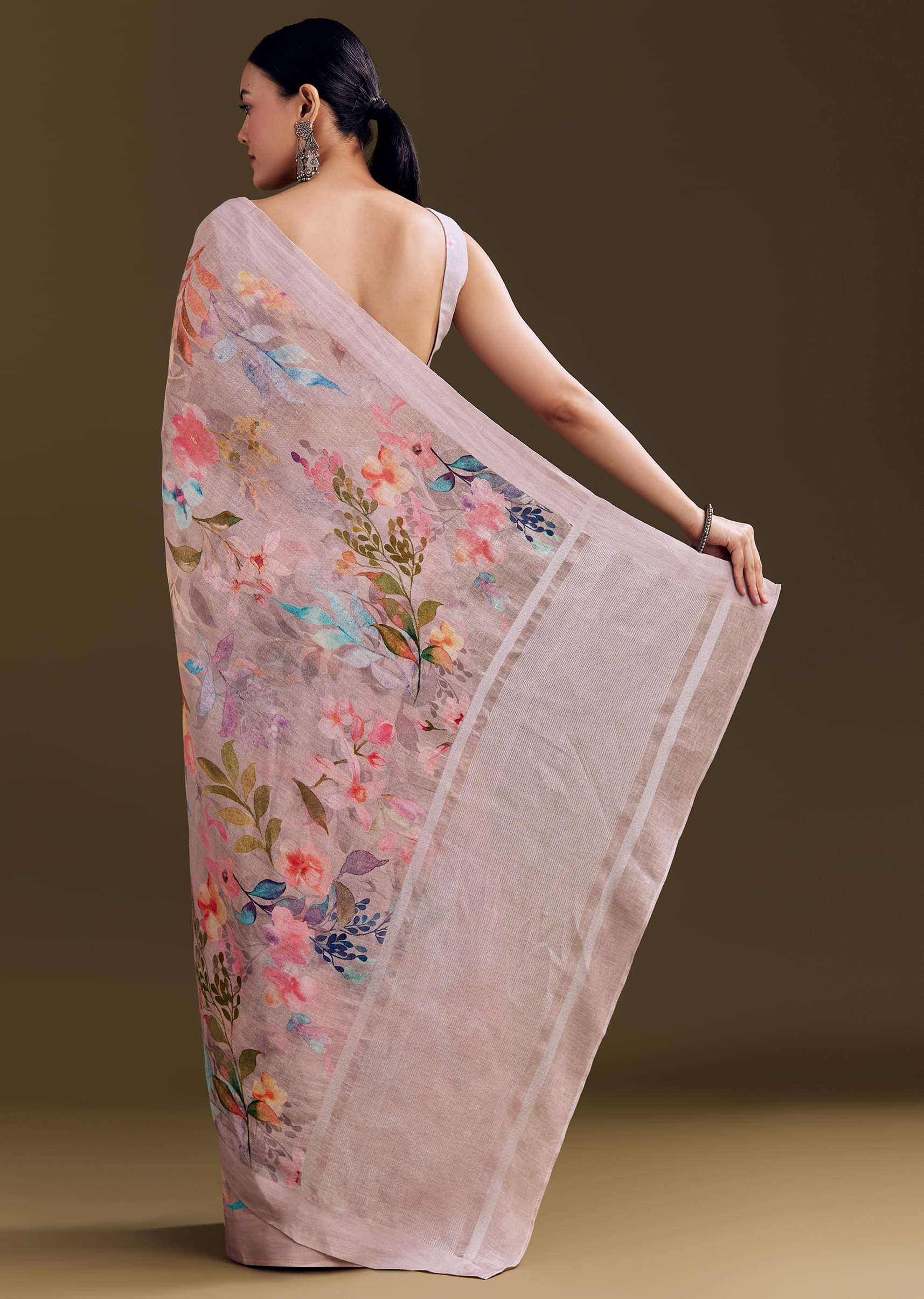 grey-cotton-linen-saree-with-pastel-blooms-sg291722-4_93a65575-64b1-4353-ad2e-84c5844b5ad0.jpg