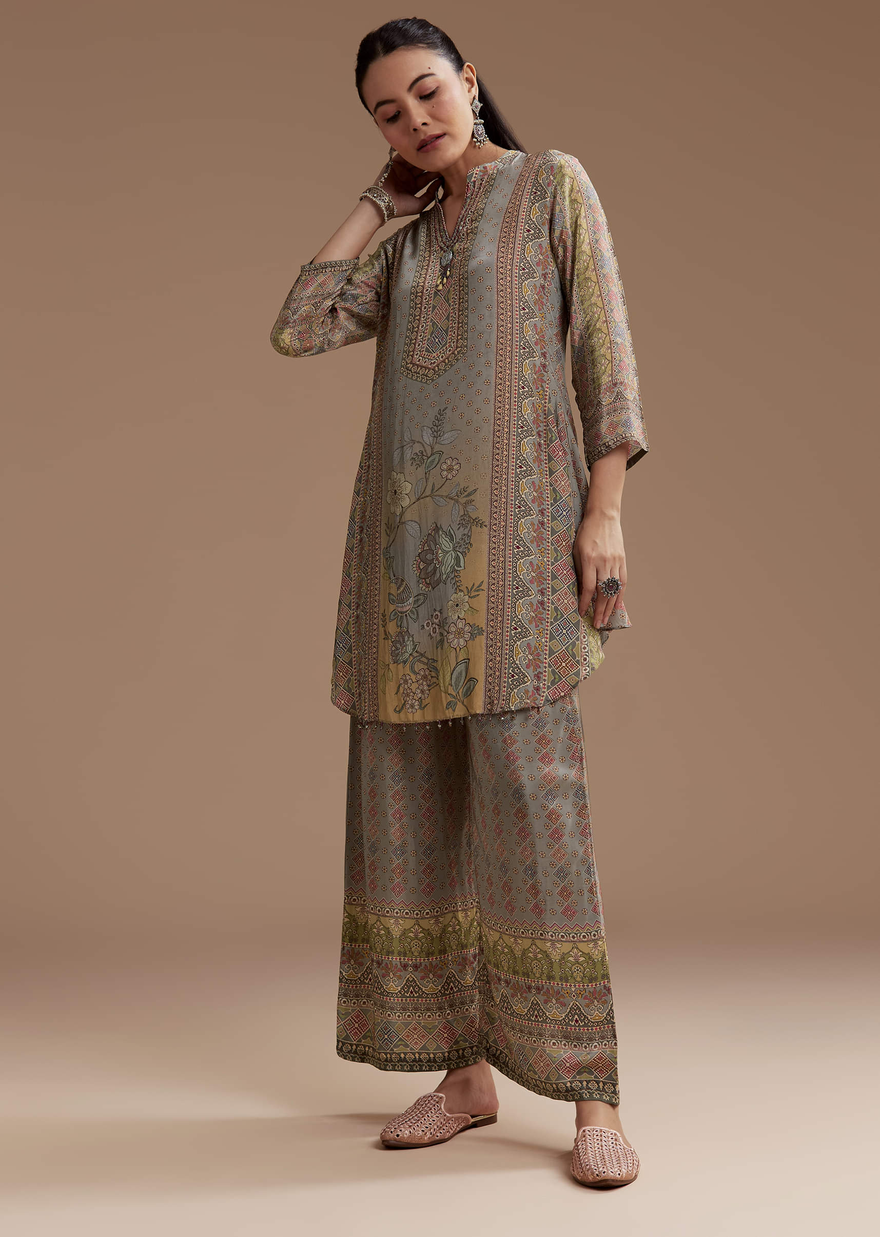 grey-kurta-pant-set-with-floral-print-sg354305-3_3afa0953-f171-4132-ade9-18d59fe80366.jpg