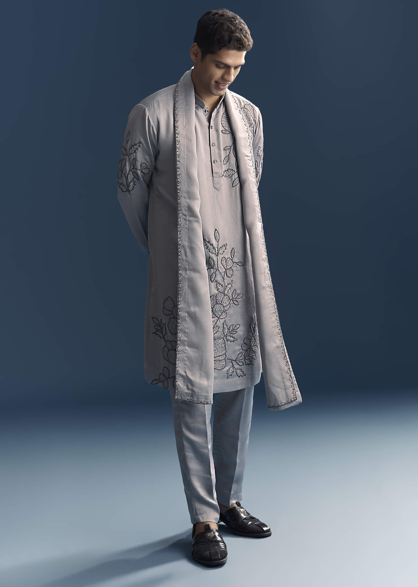 grey-kurta-set-for-men-with-thread-and-french-knot-embroidery-sg321924-3.jpg