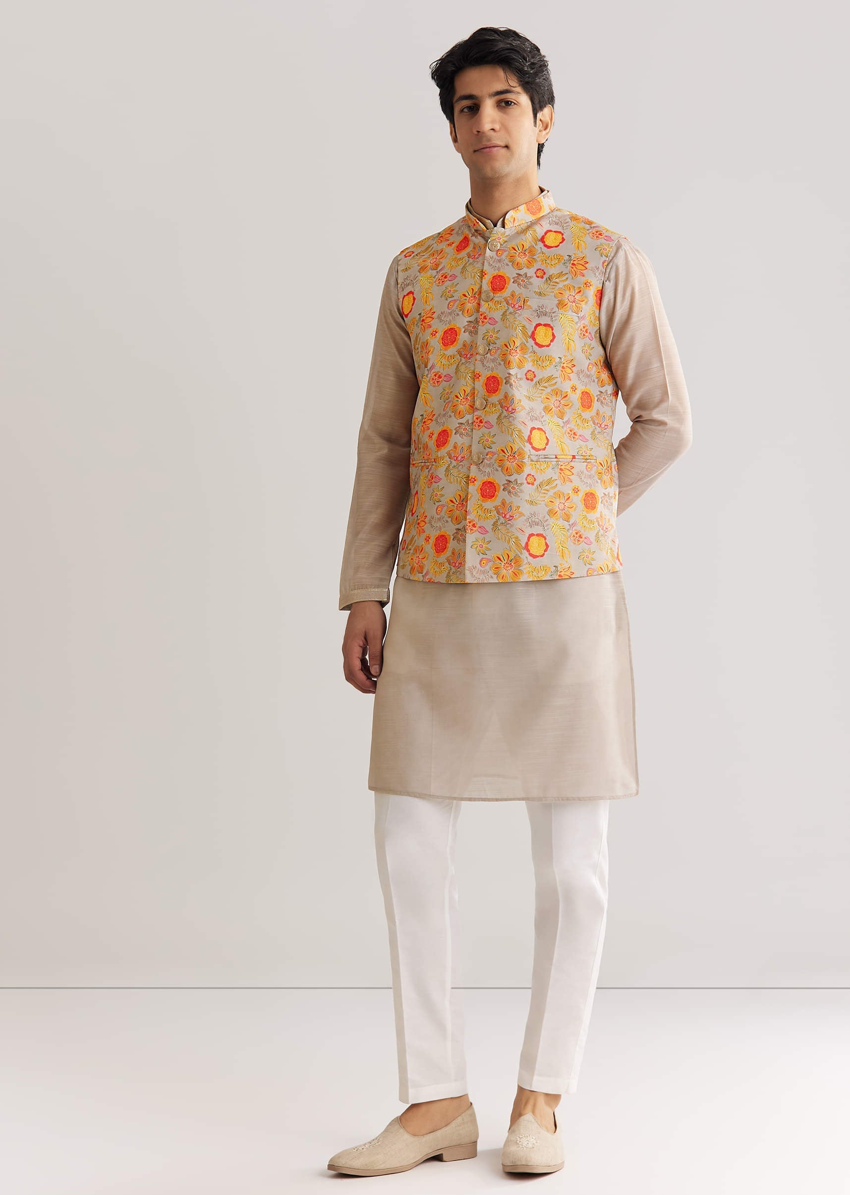 grey-kurta-set-with-floral-printed-jacket-sg310465-4_1_5e452a16-f023-4f54-b763-394595287fb8.jpg
