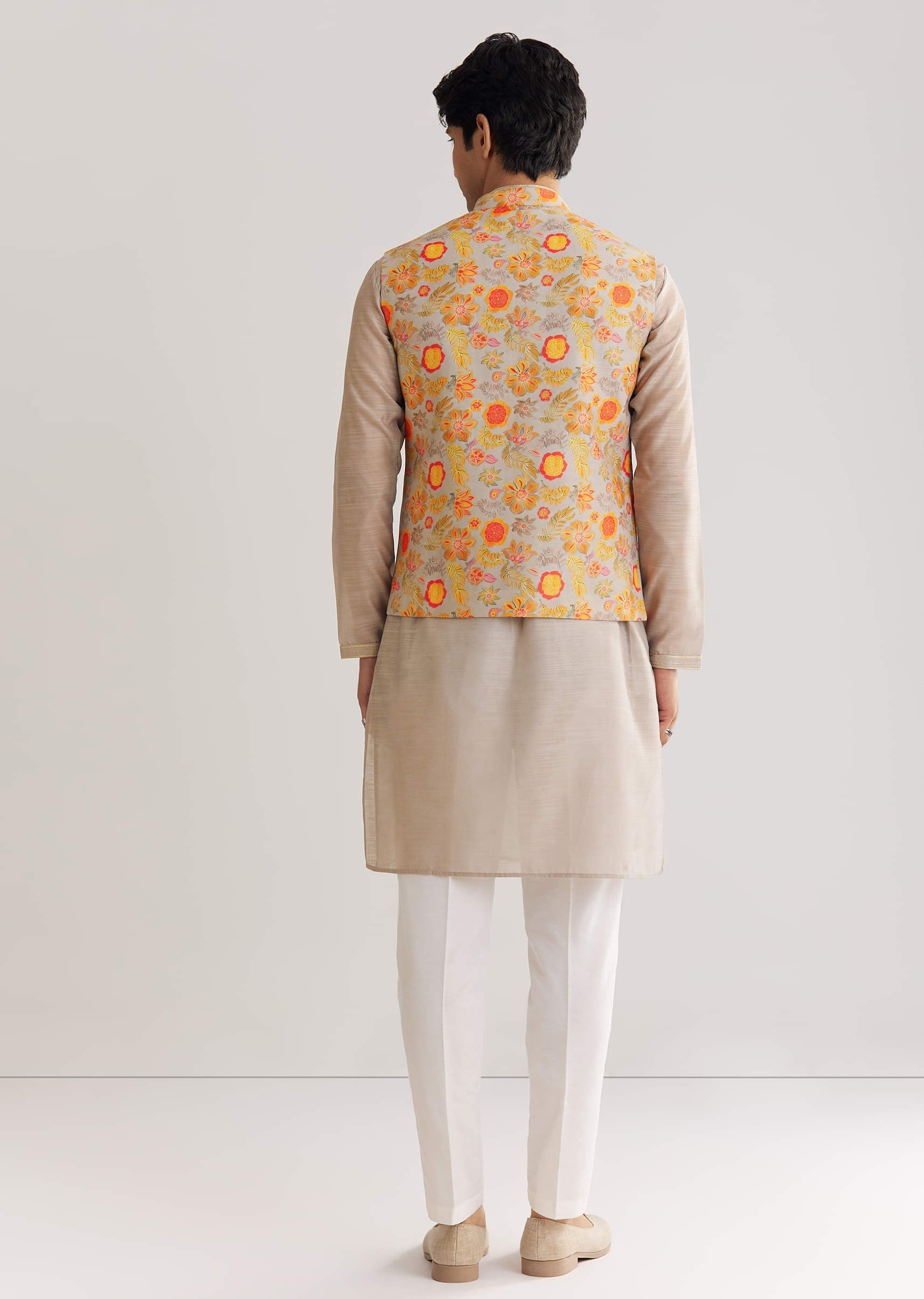 grey-kurta-set-with-floral-printed-jacket-sg310465-5_1_bdb33acd-9aae-4a48-90bc-0044ea1c55d7.jpg