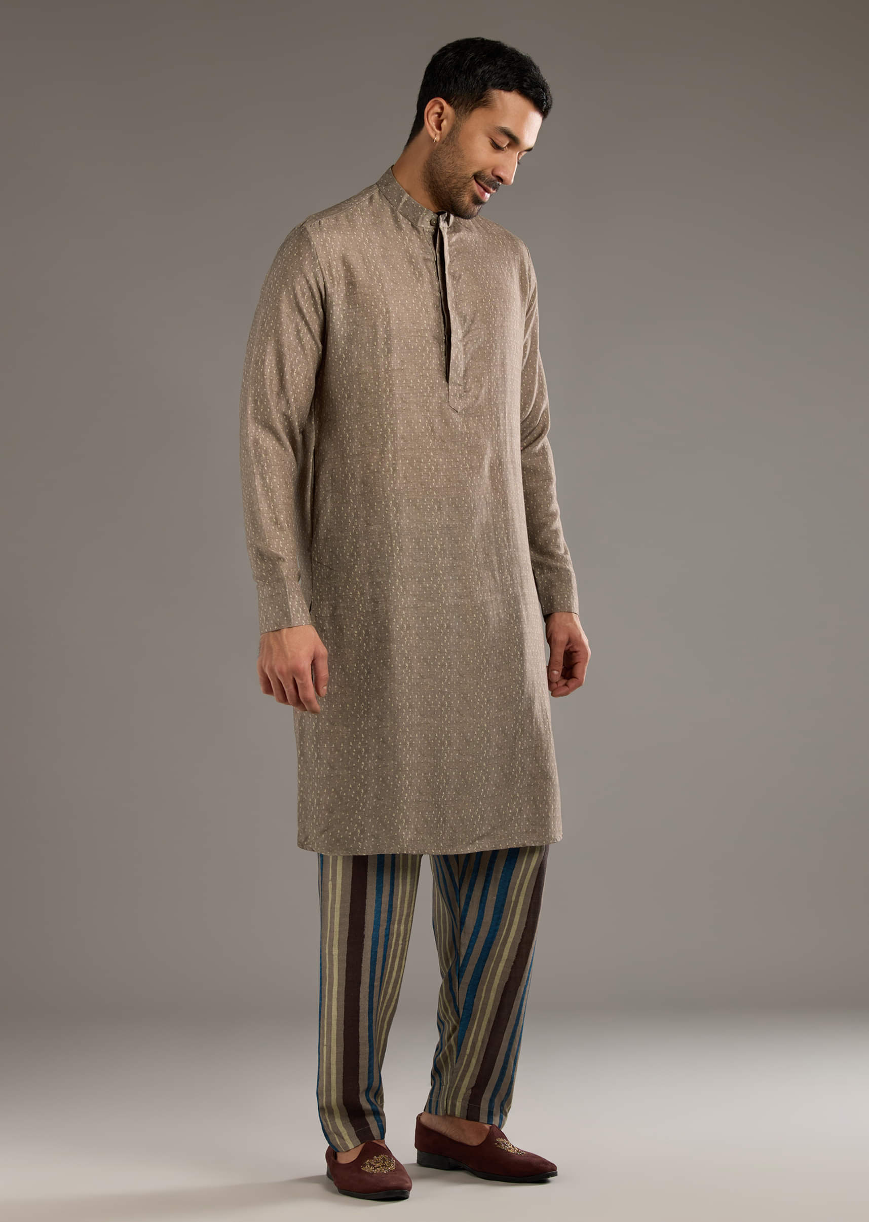 grey-linen-kurta-jacket-set-for-men-with-hand-block-ajrakh-print-sg359212-6.jpg