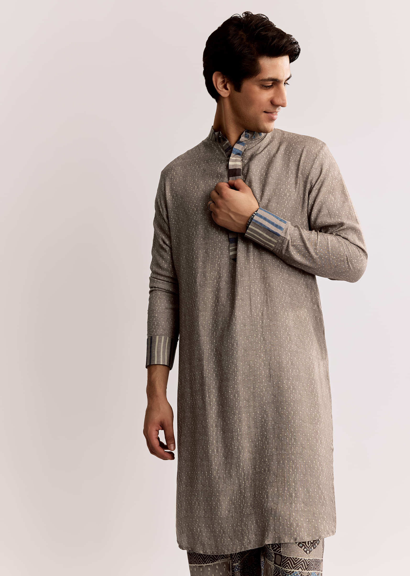 grey-linen-kurta-set-with-ajrakh-print-sg318191-1_c4263db4-c0d0-4ba2-8680-fc043d50cc0d.jpg