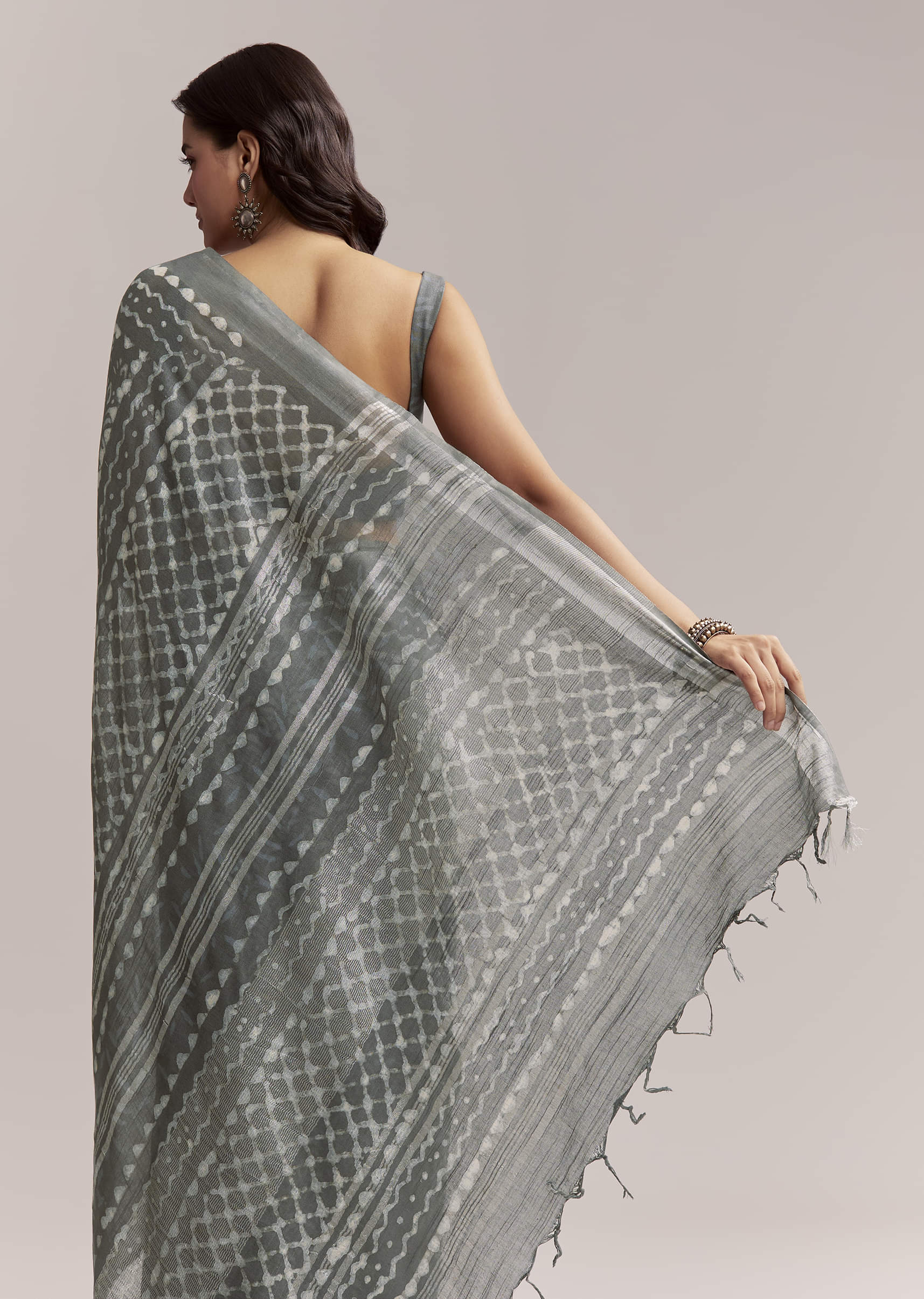 grey-linen-printed-saree-with-authentic-ajrakh-geometric-print-sg311985-6.jpg