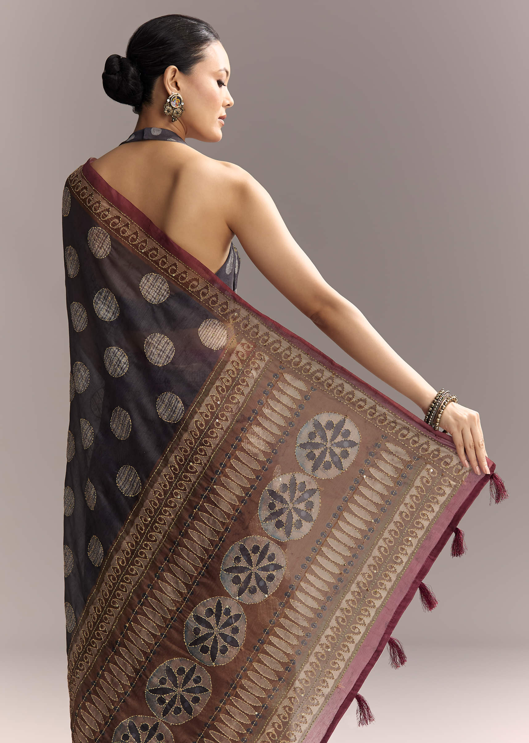 grey-linen-saree-with-authentic-ajrakh-print-and-kantha-work-sg312209-6.jpg