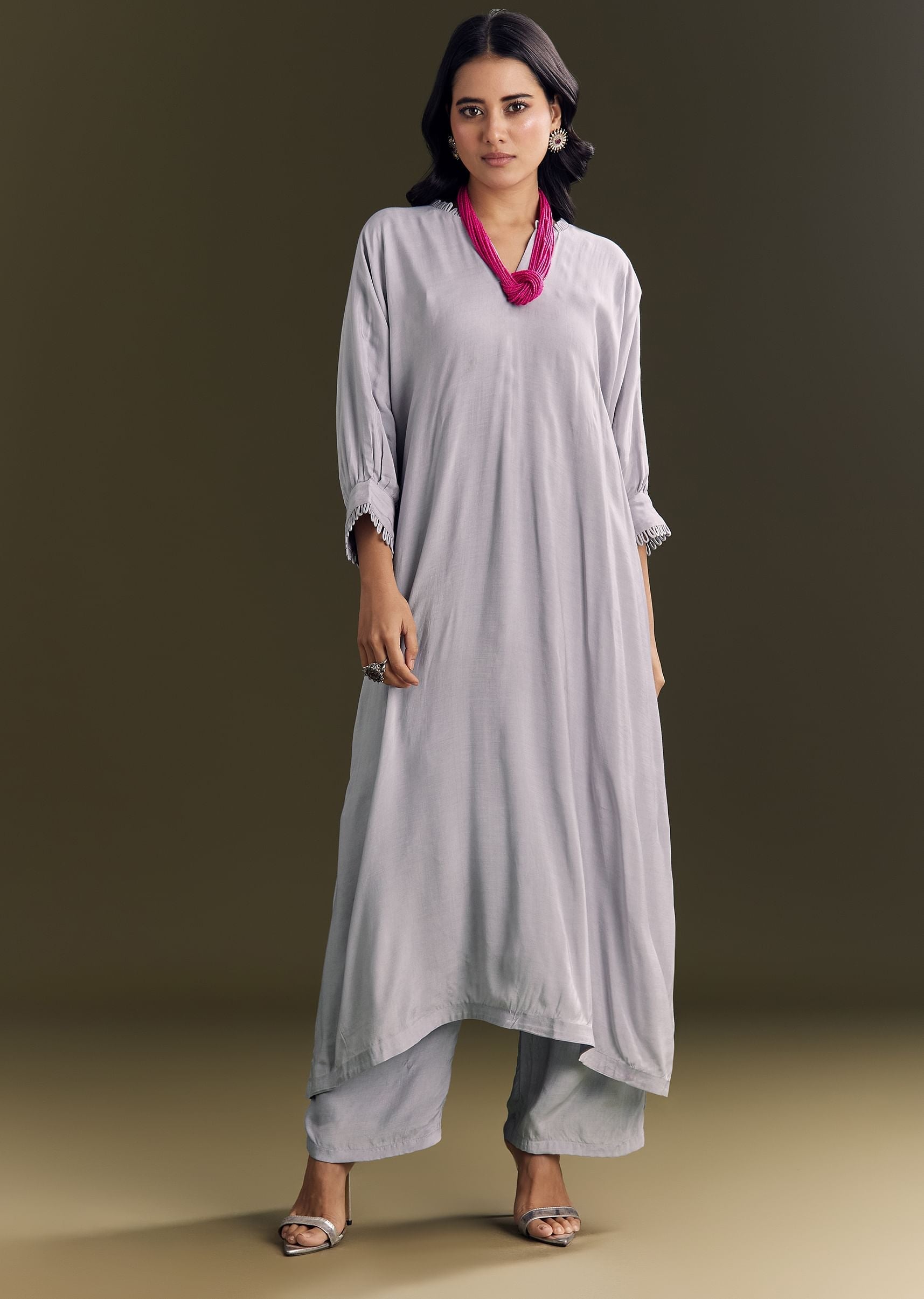 grey-solid-kurta-pant-set-with-pink-beaded-neckpiece-sg312855-2_1aa02cc4-d26f-4a5d-b232-f9dd416517e1.jpg