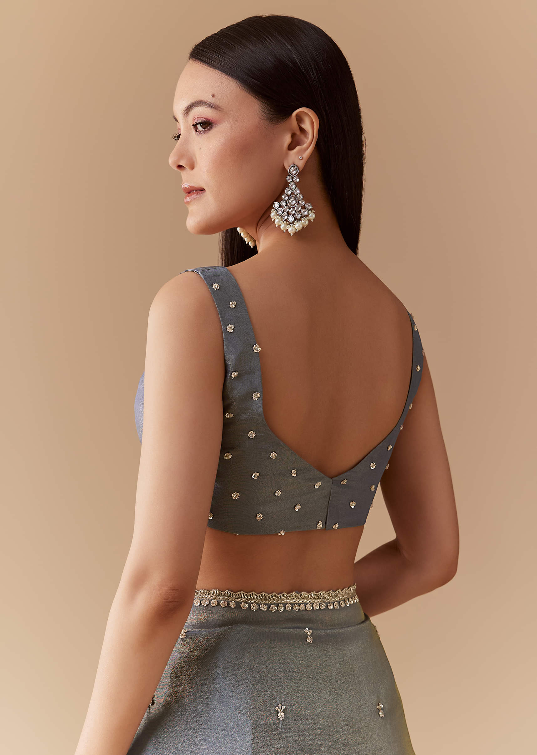grey-tissue-cutdana-embroidered-saree-with-unstitched-blouse-sg338769-8.jpg