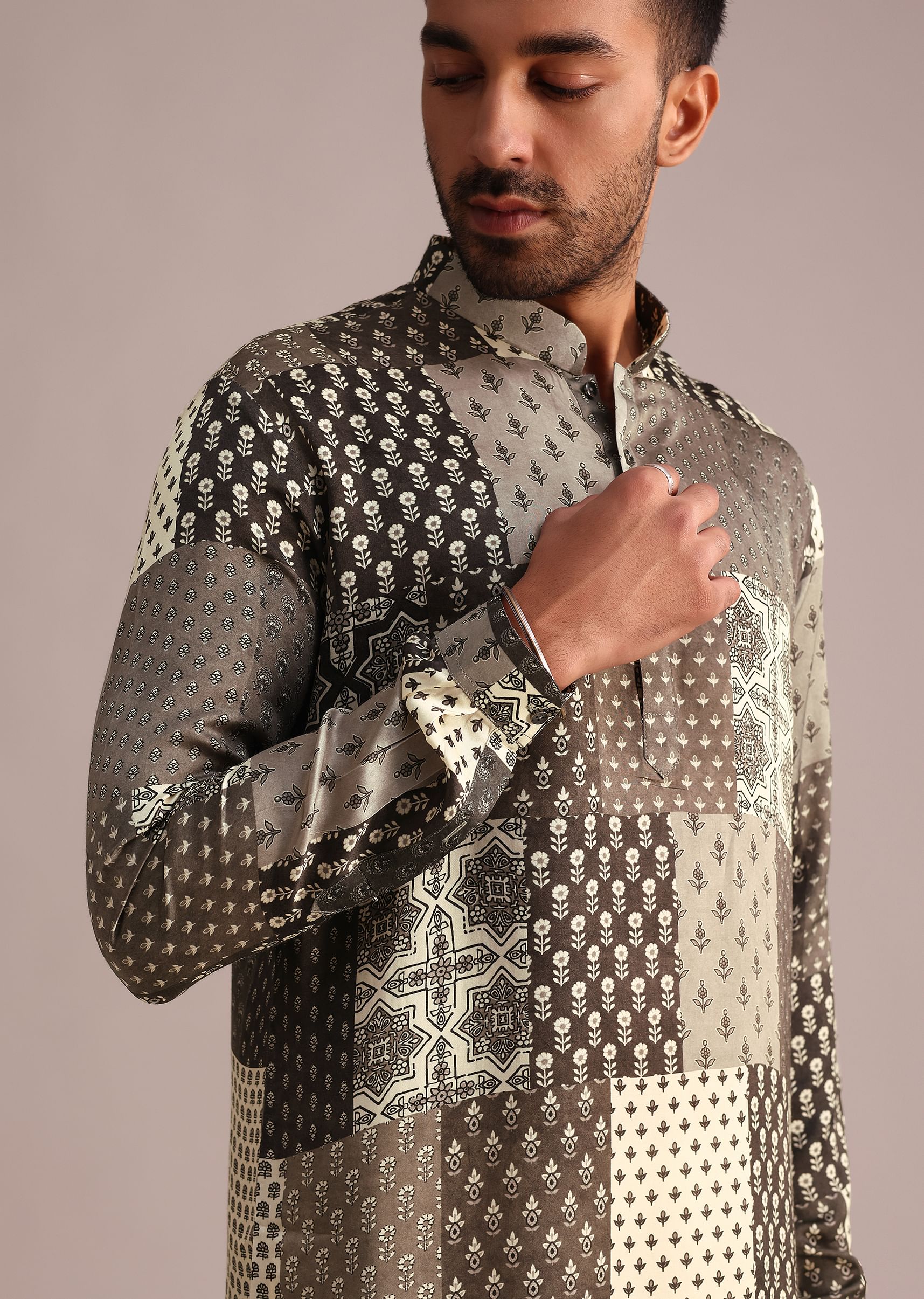 grey_geometric_printed_kurta_set-sg252839_2_5e1c9b5f-ce60-4a4d-a138-1086c715c7d7.jpg