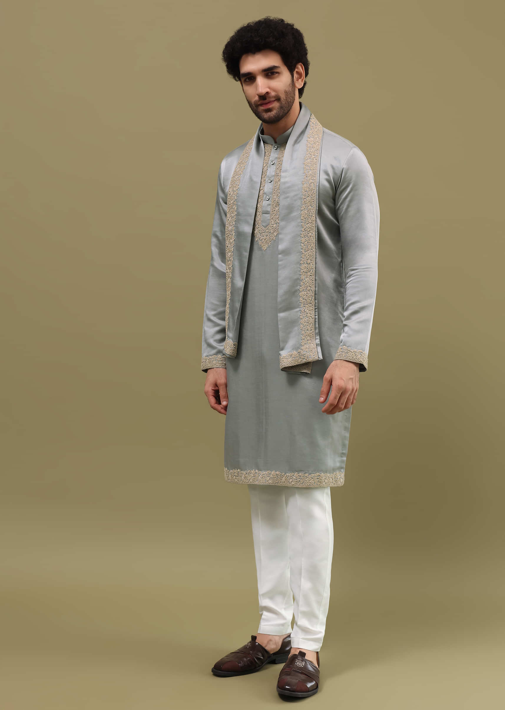 grey_kurta_set_in_resham_work_with_dupatta_for_men-sg229102_8_c141a84d-4cbb-4f8e-8b74-75d59ed135f0.jpg