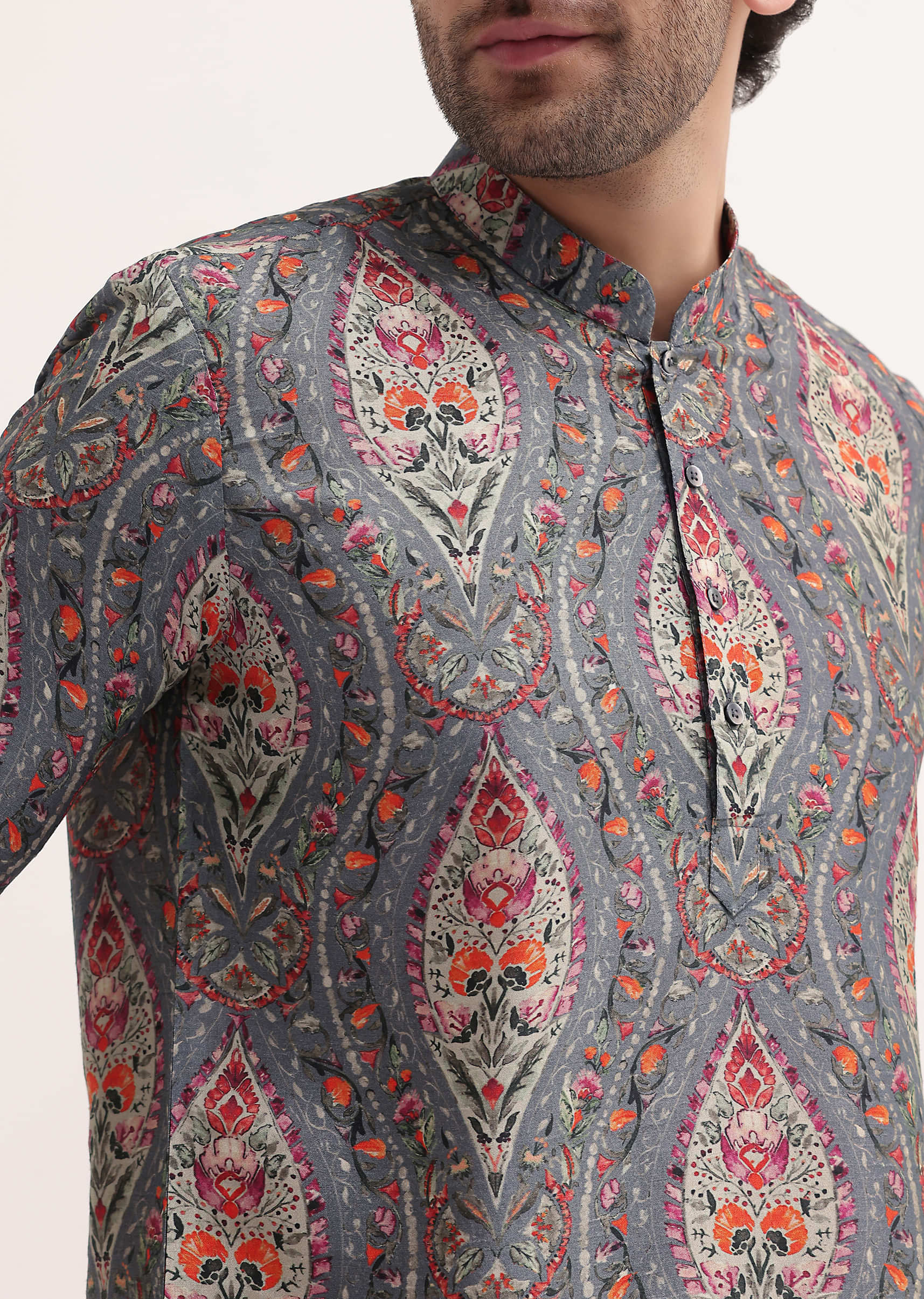 grey_printed_silk_short_kurta_set_for_men-sg229606_3_10feefca-5c5e-4105-8f91-9e8dab41085a.jpg