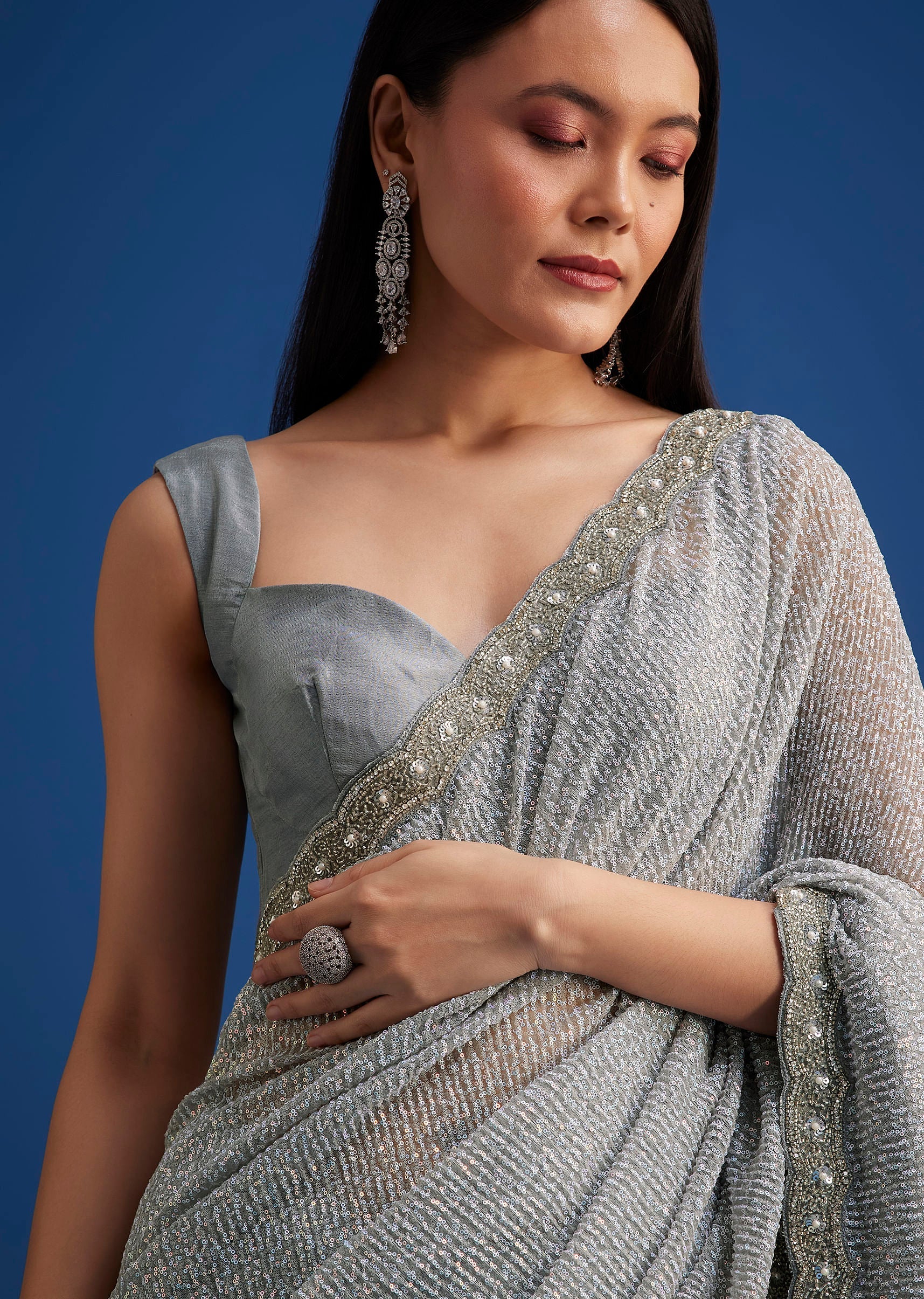 grey_sequins_saree_with_scalloped-sg279477_11_df2cd874-d529-48f4-b9b5-47b216701656.jpg