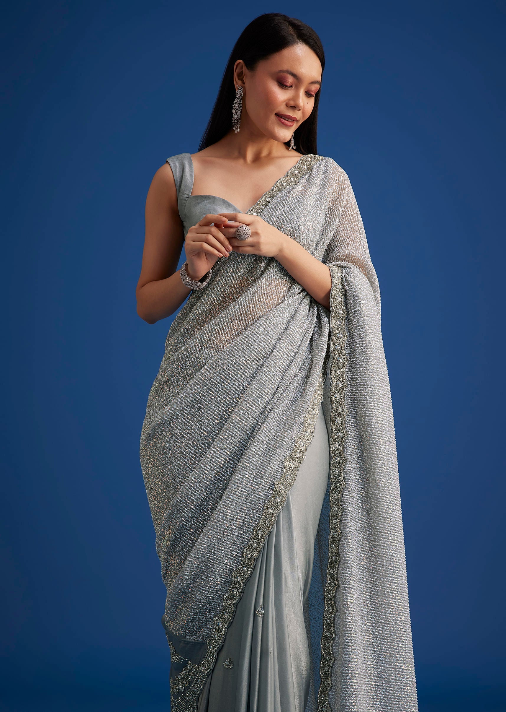 grey_sequins_saree_with_scalloped-sg279477_12_16aeba6a-fbbc-4bb3-99f2-f105e7ca0788.jpg
