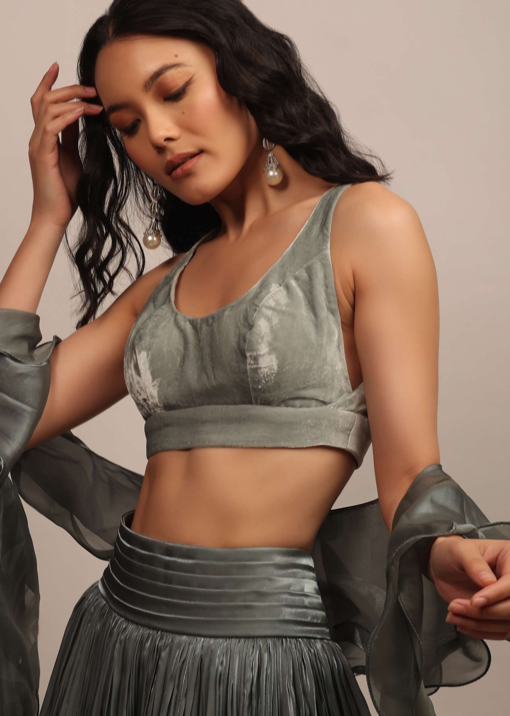 grey_sleeveless_blouse_with_u-neckline_in_velvet-sg147430_2_56cc51ee-1f3d-43e4-90a8-da8c814041dc.jpg