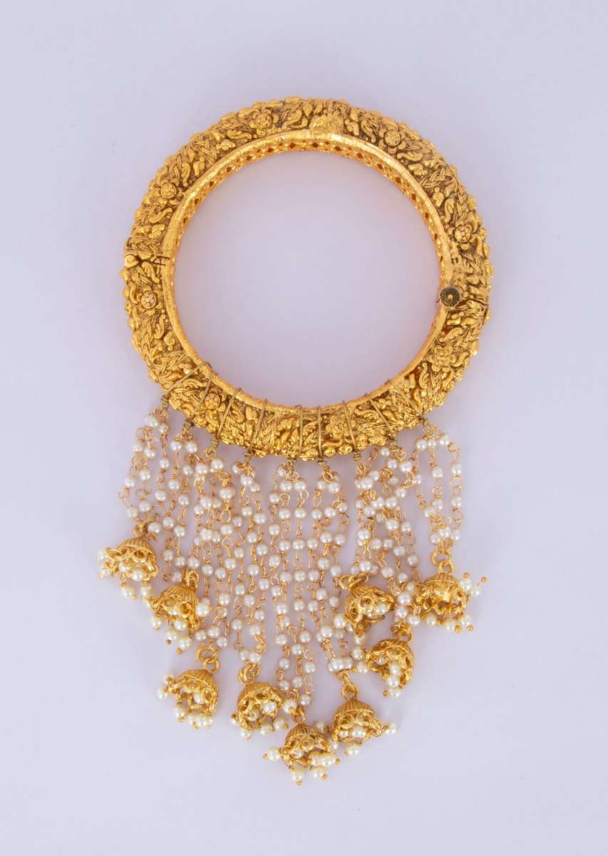 heavy-metal-coated-shiny-golden-kada-with-multi-layer-nano-moti-strings-with-jhumkas-only-on-kalki-484036_3_a7d3dff4-d86f-4d28-b0e7-180522c41daf.jpg
