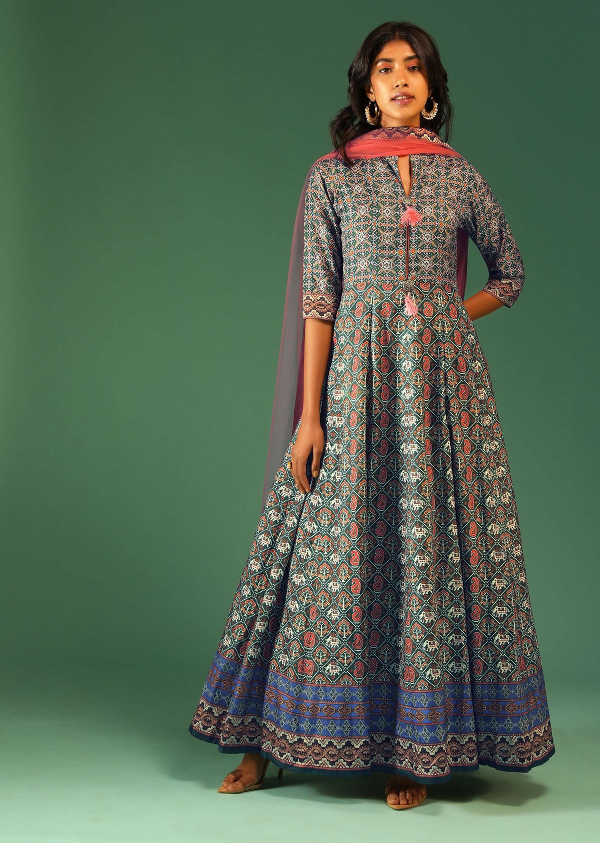 hunter-green-anarkali-suit-in-raw-silk-with-patola-print-and-kundan-detailing-along-with-a-pink-net-dupatta-online-kalki-fashion-m138gt2115y-sg72734_4_f93ad09b-32fc-42ac-91fa-402d3412_753eff09-cb6d-41c9-b98b-532fa5d8164c.jpg