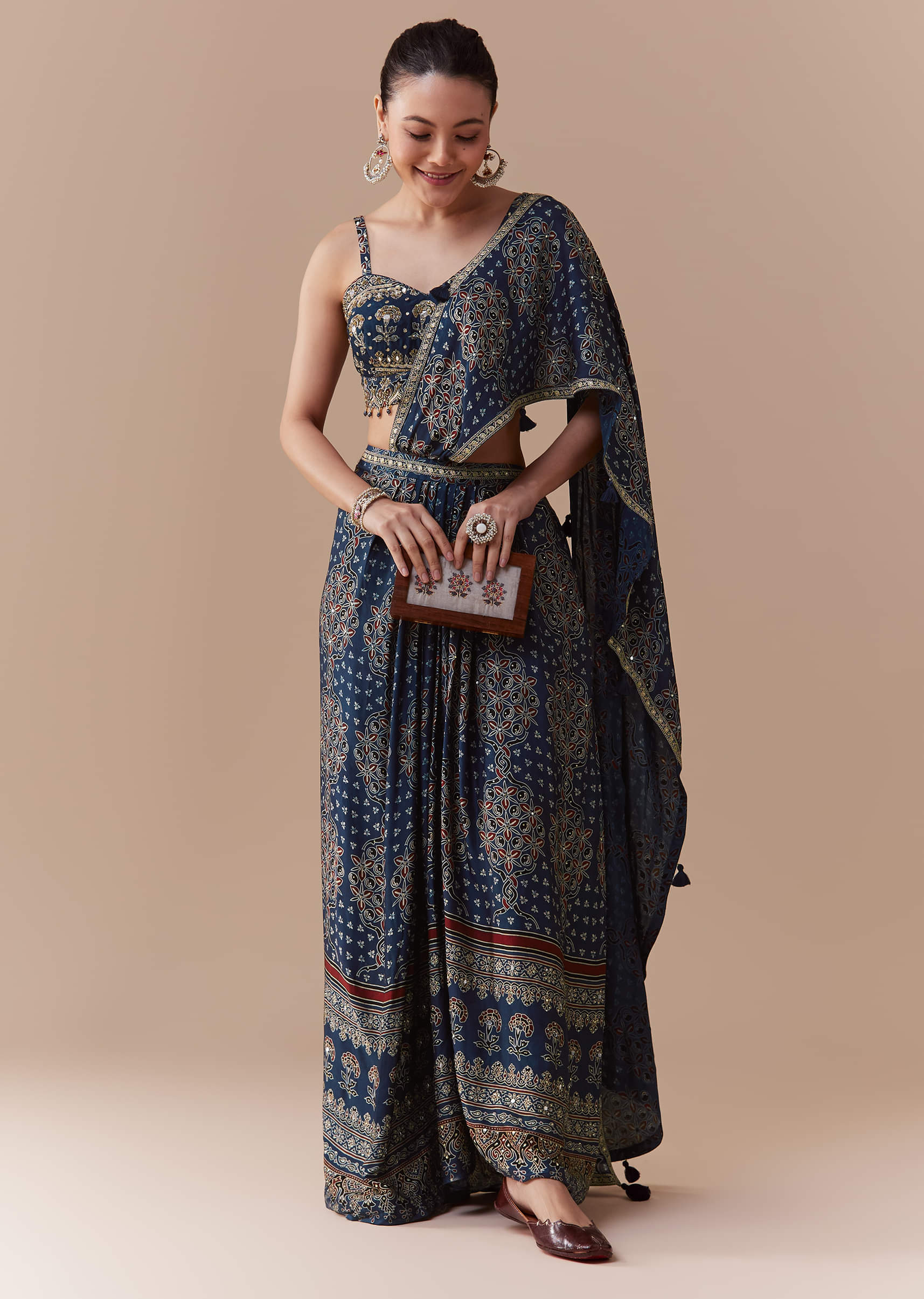 indigo-ready-pleated-ajrakh-print-saree-with-blouse-sg344999-3.jpg