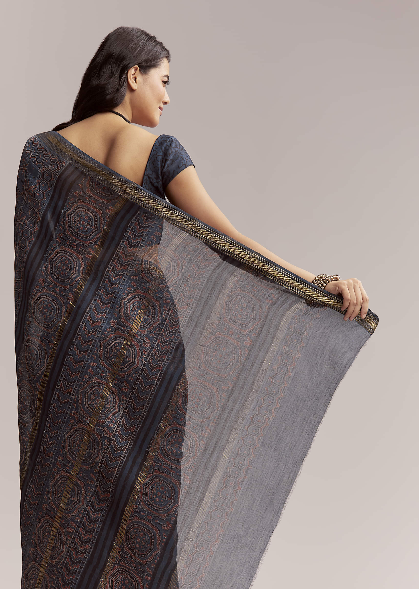 ink-blue-linen-printed-saree-with-hand-block-ajrakh-leaf-print-sg311992-4.jpg