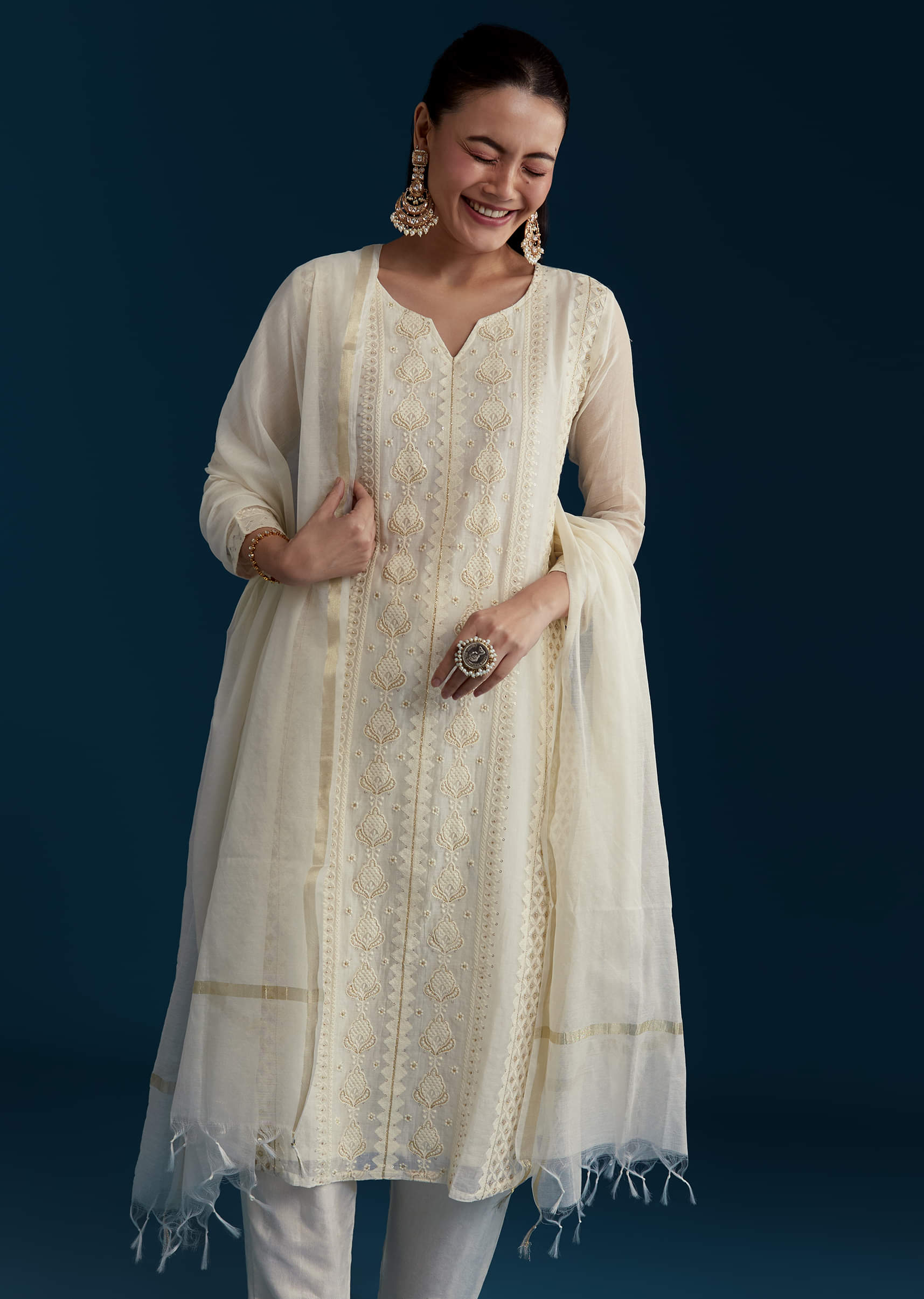 ivory-chanderi-kurta-set-with-thread-work-sg346711-4_dee84f2a-156f-4141-a813-54e12ea90245.jpg