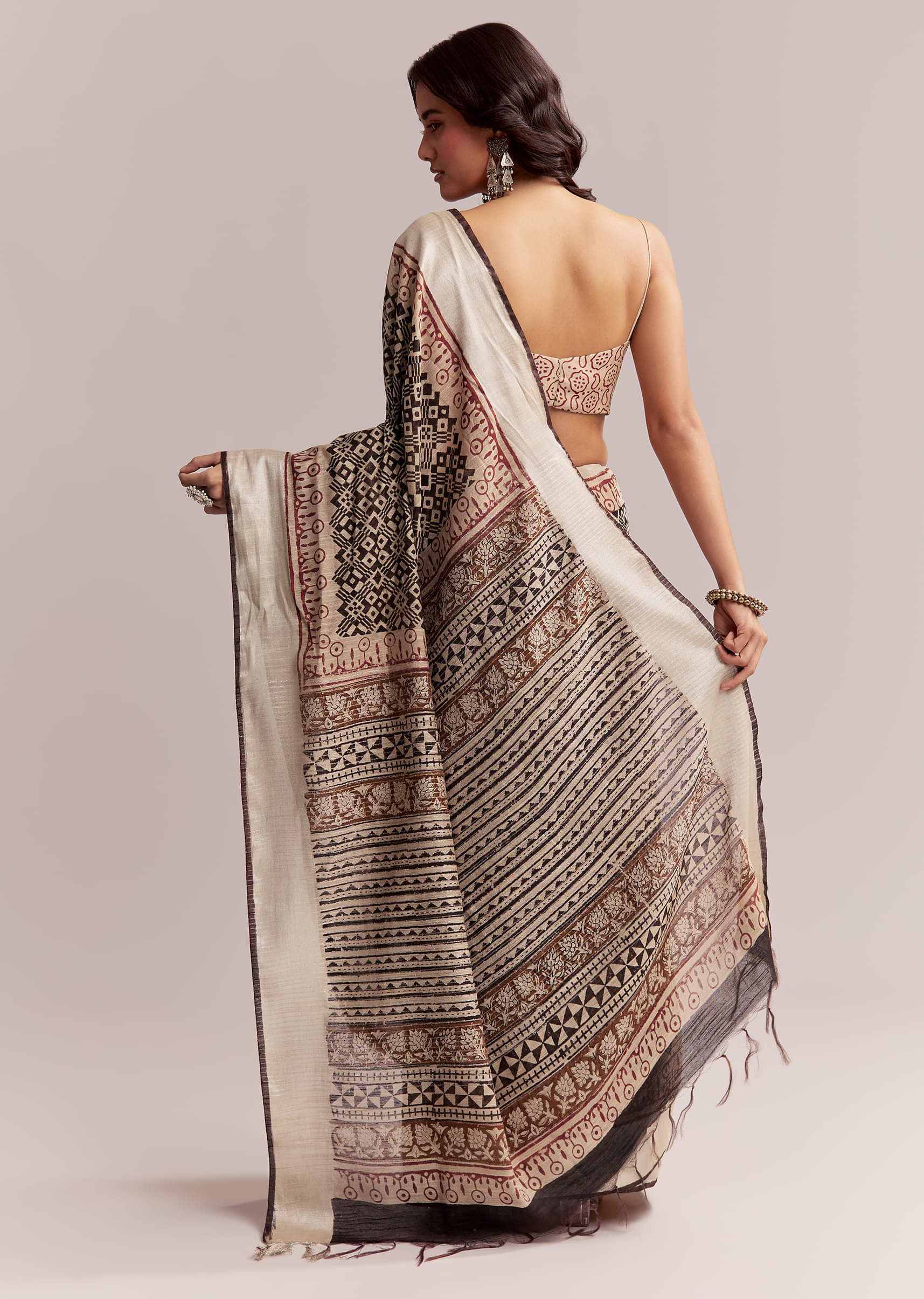 ivory-linen-printed-saree-with-authentic-ajrakh-print-sg312204-6.jpg