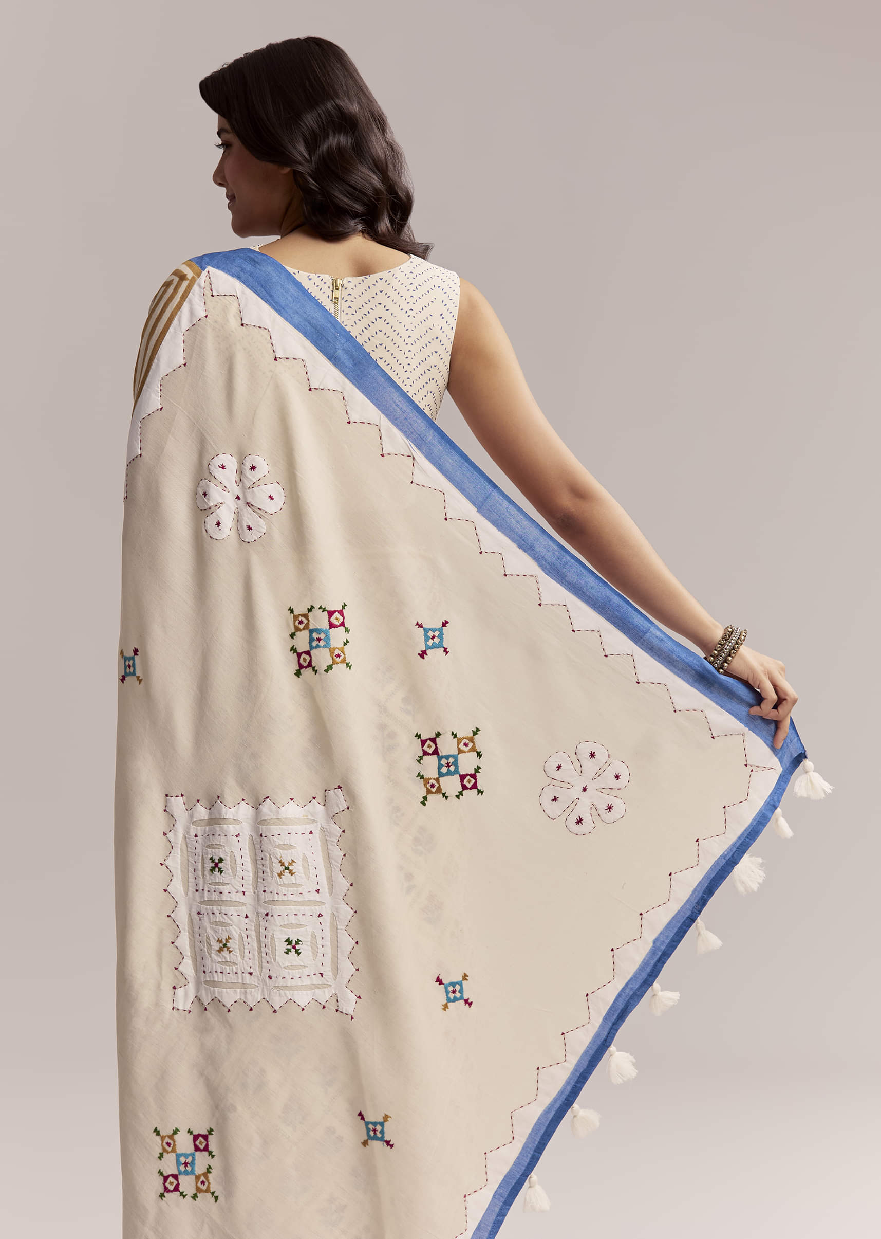 ivory-linen-printed-saree-with-handcrafted-ajrakh-patch-work-sg311965-4.jpg
