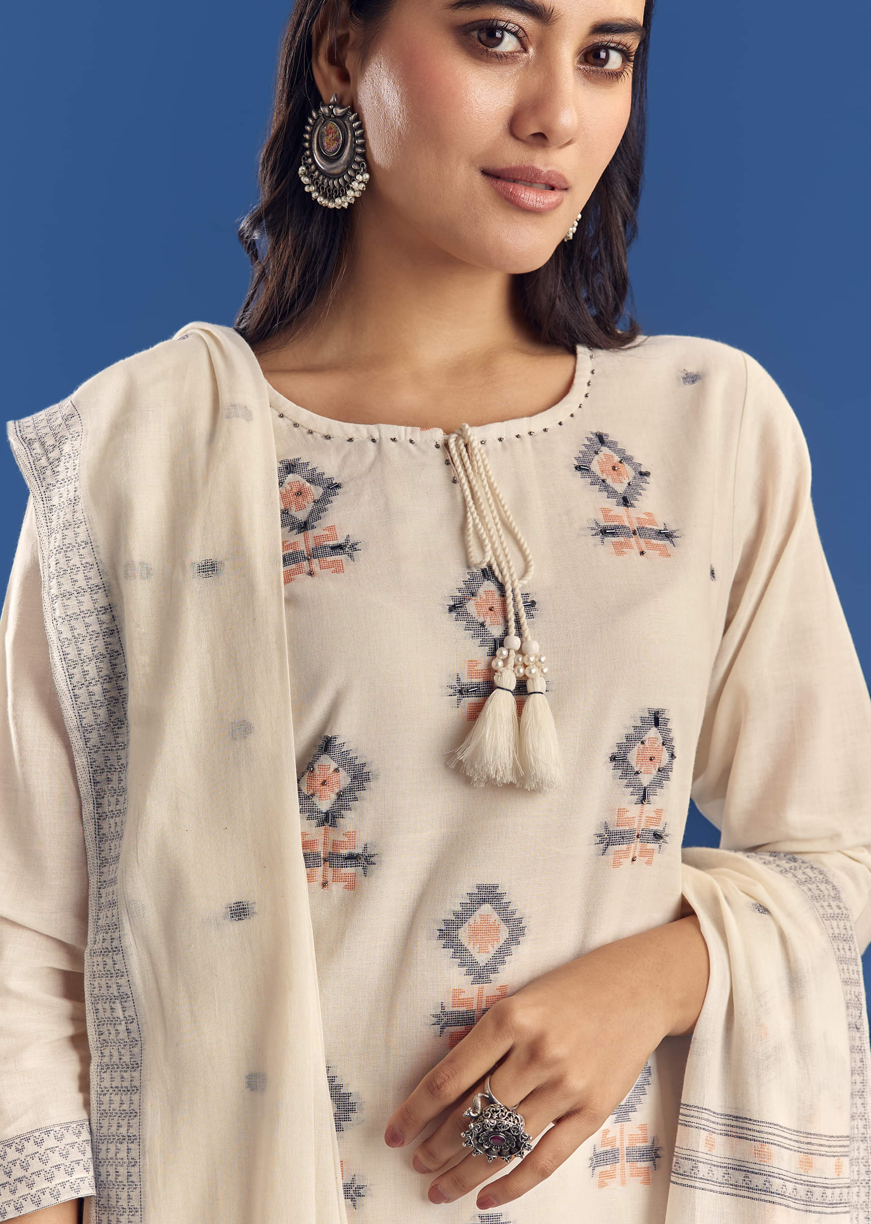 ivory-mul-cotton-kurta-set-with-thread-weaving-and-dupatta-sg315458-2_3f2250a5-37a9-438c-925d-defd2941bccb.jpg