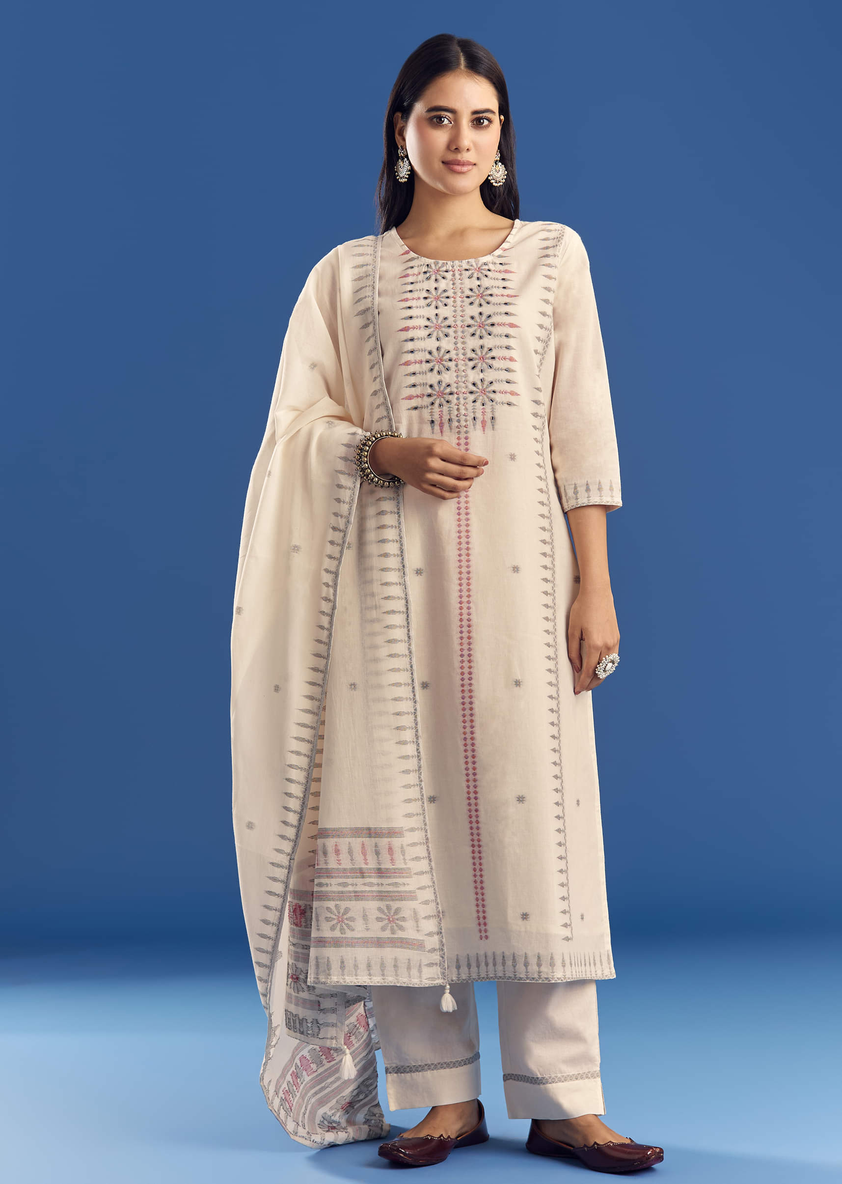 ivory-thread-weave-mul-cotton-kurta-set-with-dupatta-sg315463-1_32fd855b-26ad-4559-ad0c-b6f45518ba0a.jpg