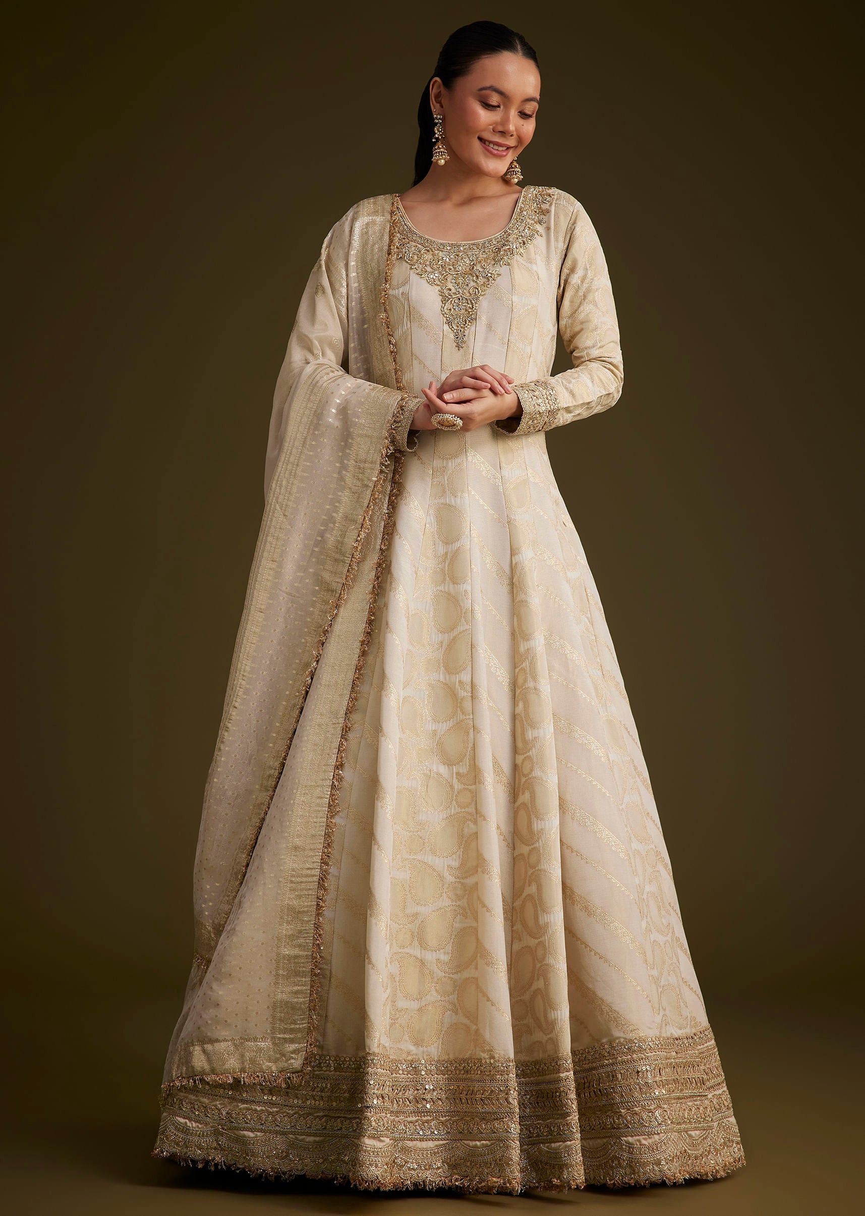 ivory_banarasi_tissue_anarkali_with_gotta_work-sg281702_5_96bdf18e-e9cb-44be-b801-4cfc424f588a.jpg
