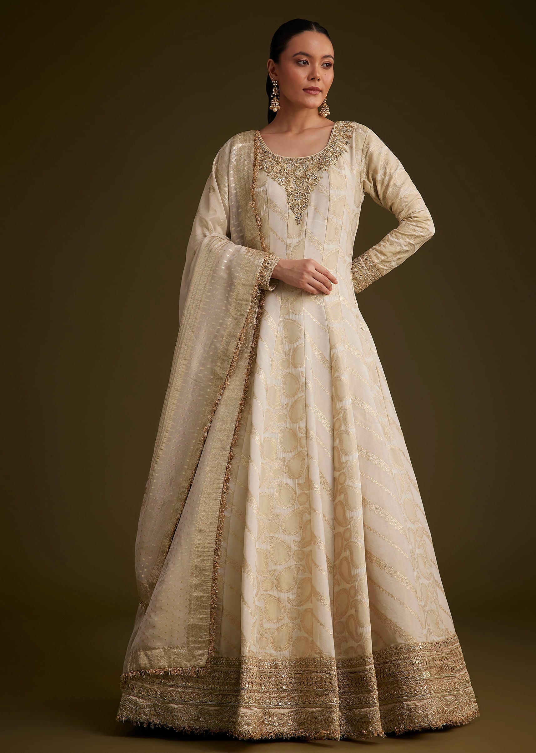 ivory_banarasi_tissue_anarkali_with_gotta_work-sg281702_7_d62e31fe-af82-43af-9966-636386fbda4a.jpg