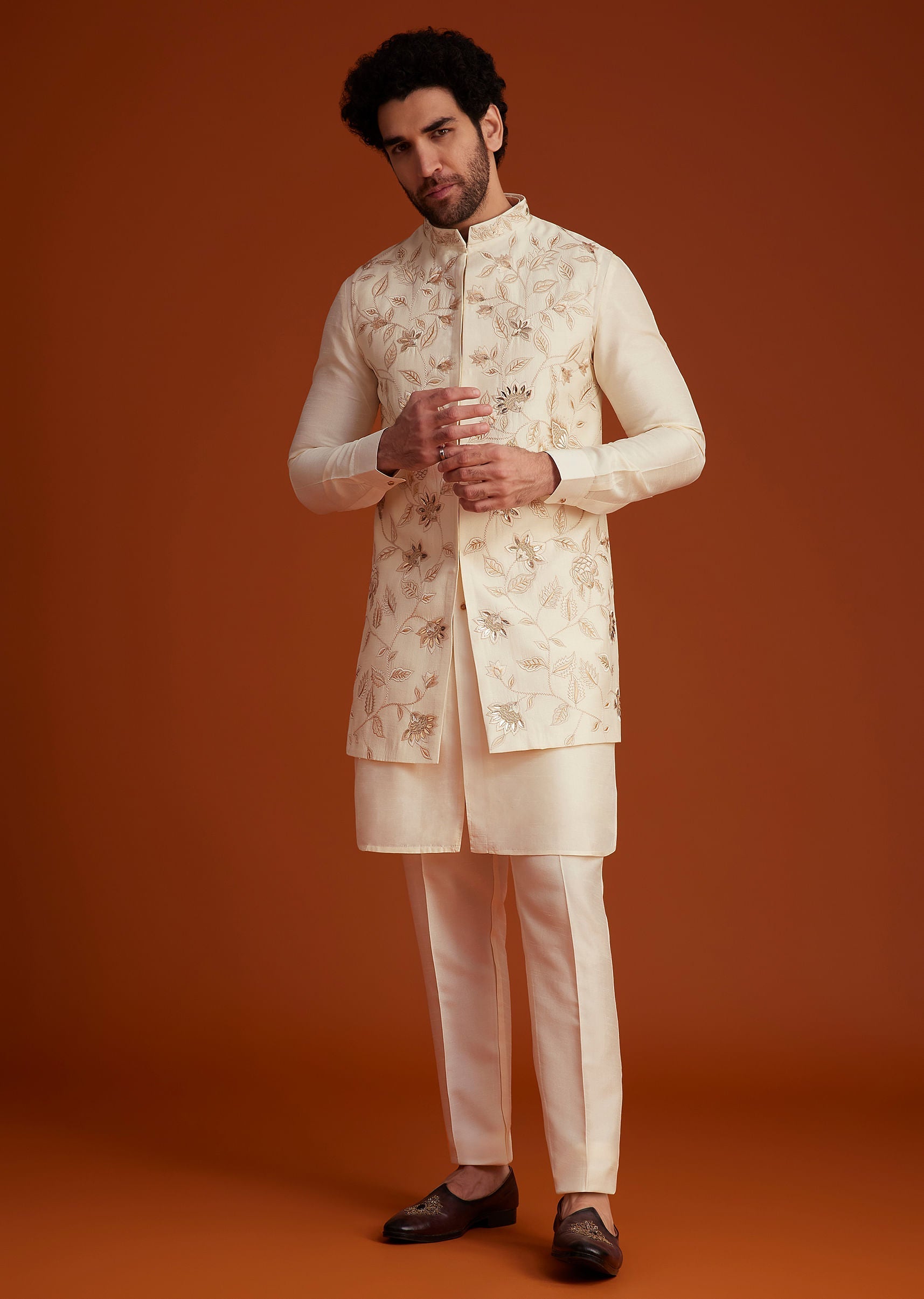 ivory_floral_embroidered_jacket_kurta-sg259741_5_6f742632-ebc3-4c3b-b7ba-f204c996fe4b.jpg