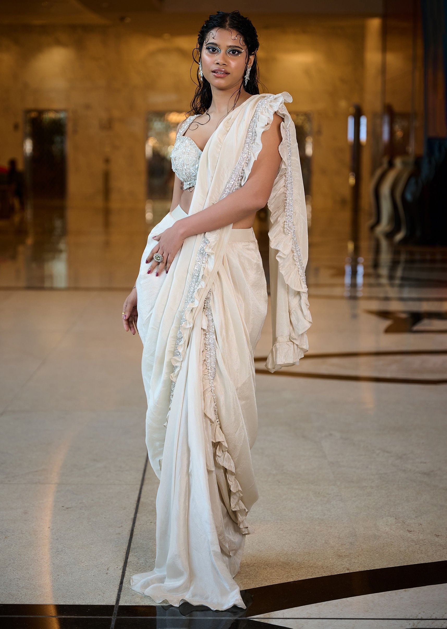 ivory_pre-stitched_frill_tissue_saree-sg210039_6_b522d5d9-c534-4e4e-a280-acc165cf37a3.jpg