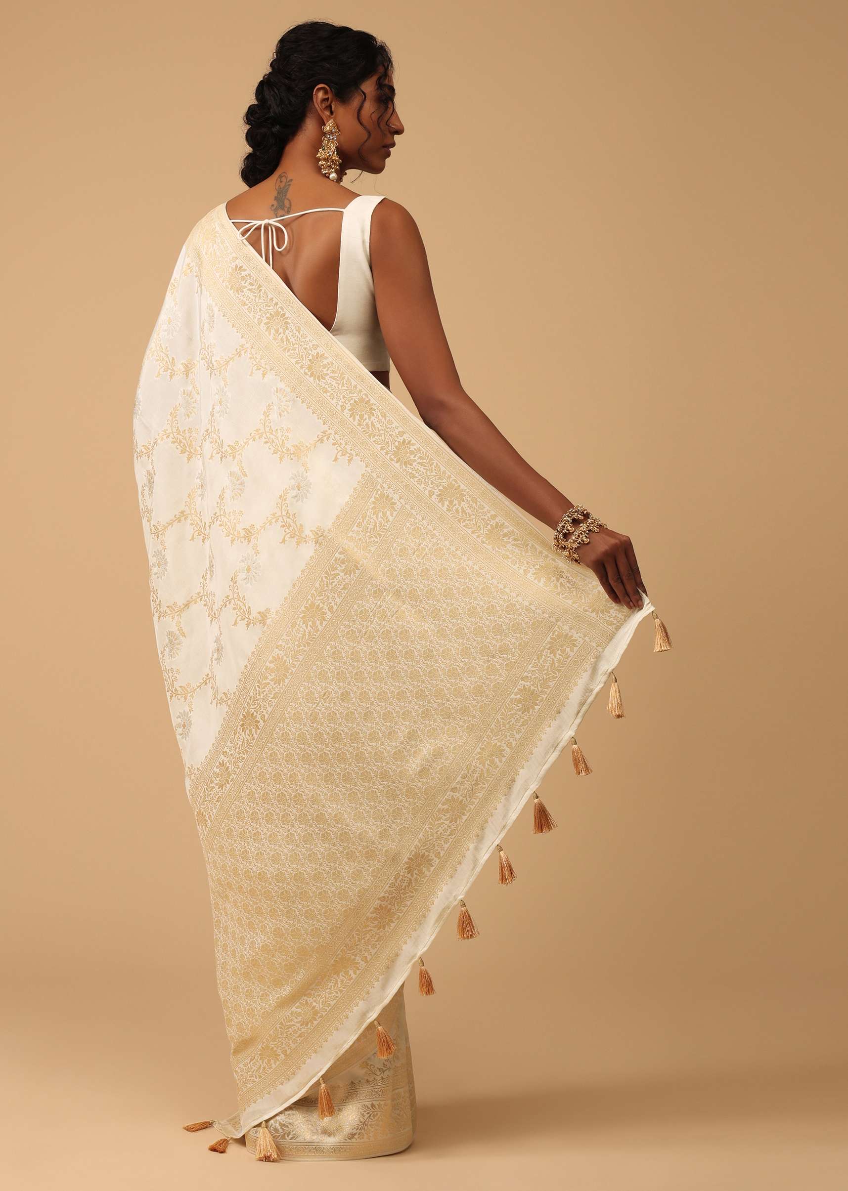 ivory_white_dola_silk_saree_with_silver-sg139141_5_9864bd37-8f3a-4015-ab98-d60532aaf95b.jpg