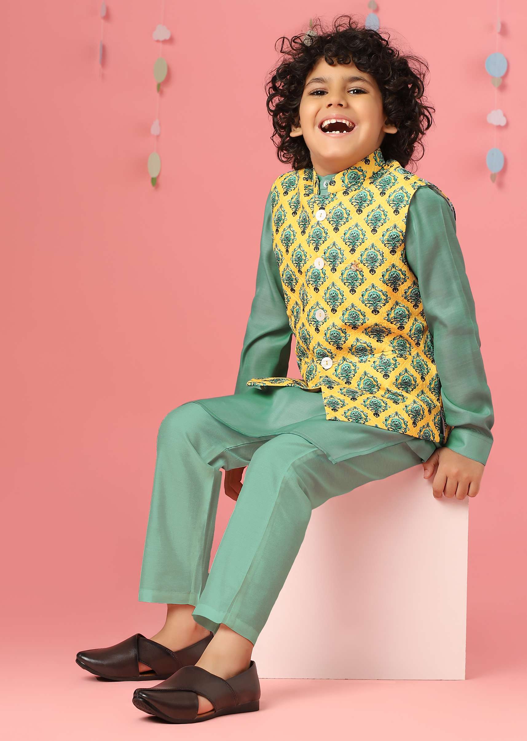 kalki_agate_green_kurta_set_in_silk-sg137965_2_4c90c658-a6b8-457f-a263-ff4e15f12621.jpg